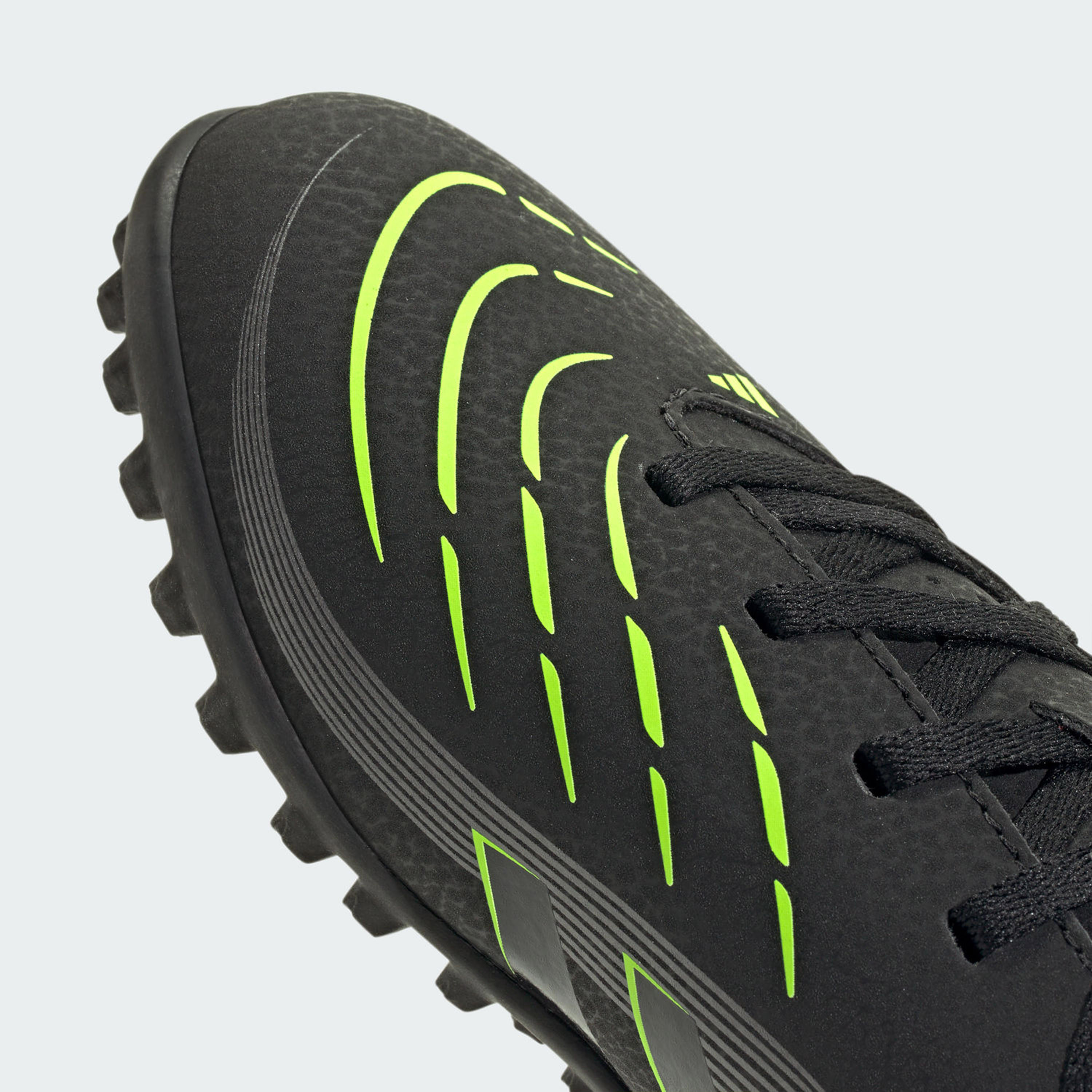 حذاء كرة قدم بنعل لا ينزلق ورباط بريداتور كلوب تي إف للأطفال من أديداس-sports-boys-shoes-image-9