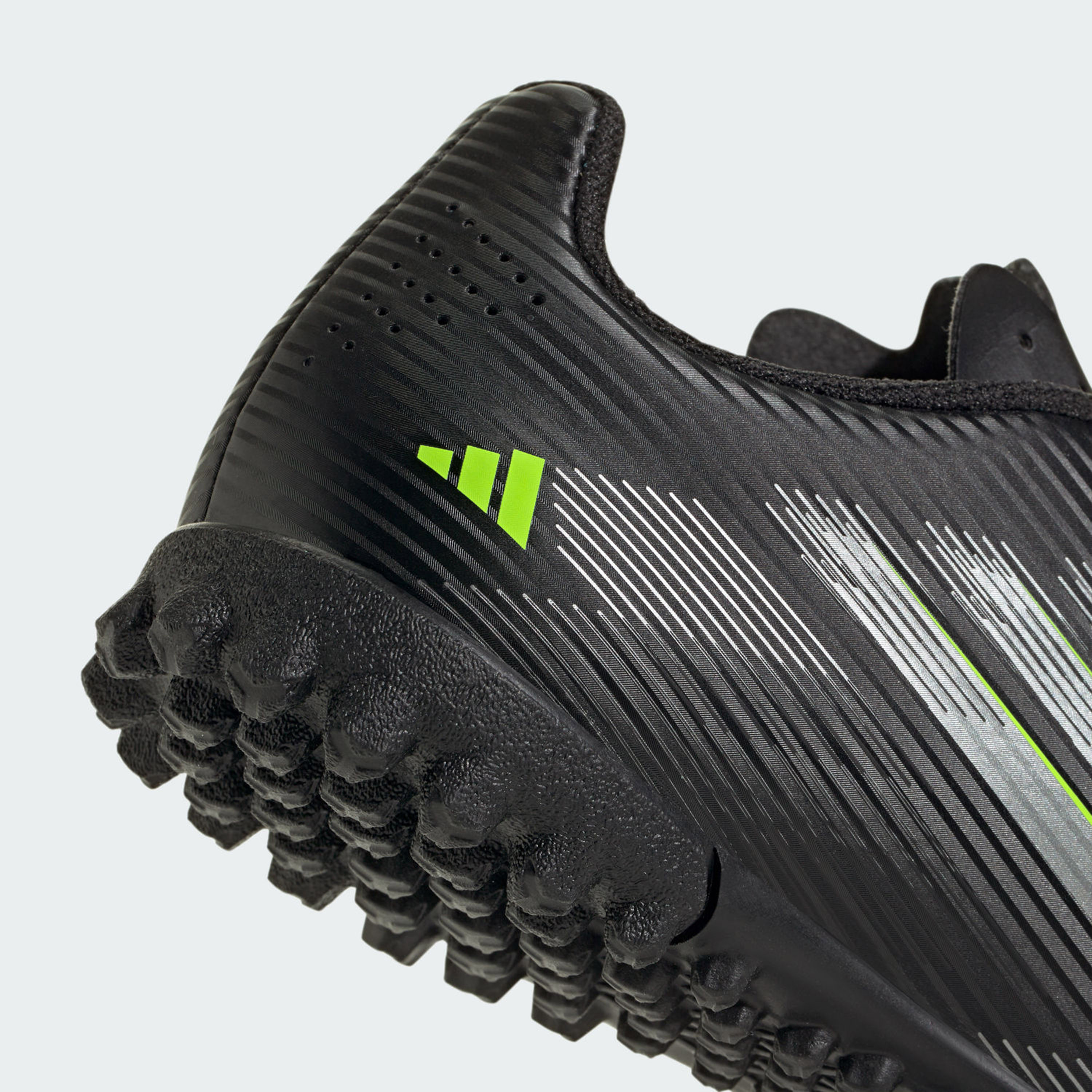 حذاء كرة قدم خفيف الوزن برباط إف50 كلوب تي إف للأطفال من أديداس-sports-boys-shoes-image-7