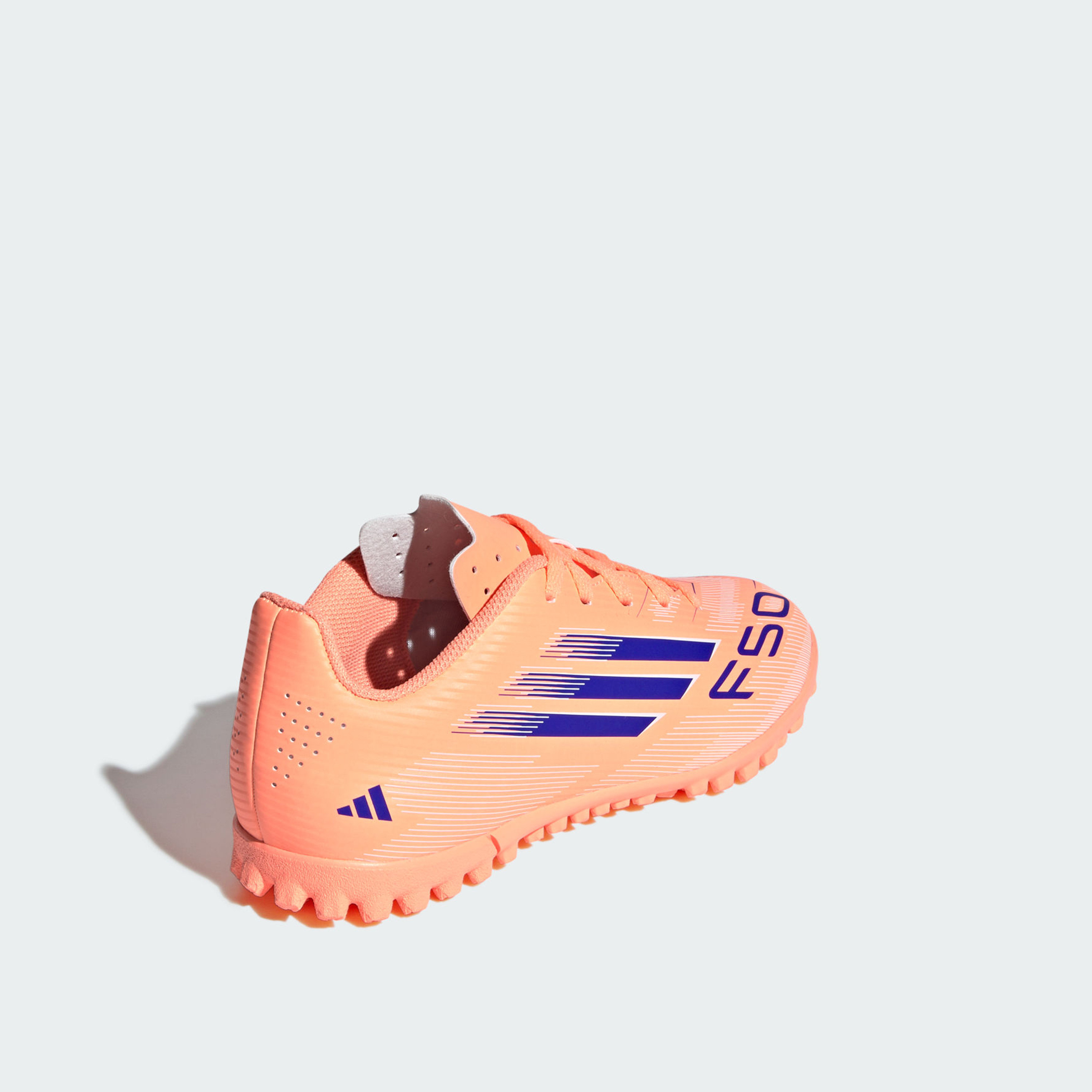 حذاء كرة قدم خفيف الوزن برباط إف50 كلوب تي إف للأطفال من أديداس-sports-boys-shoes-image-23