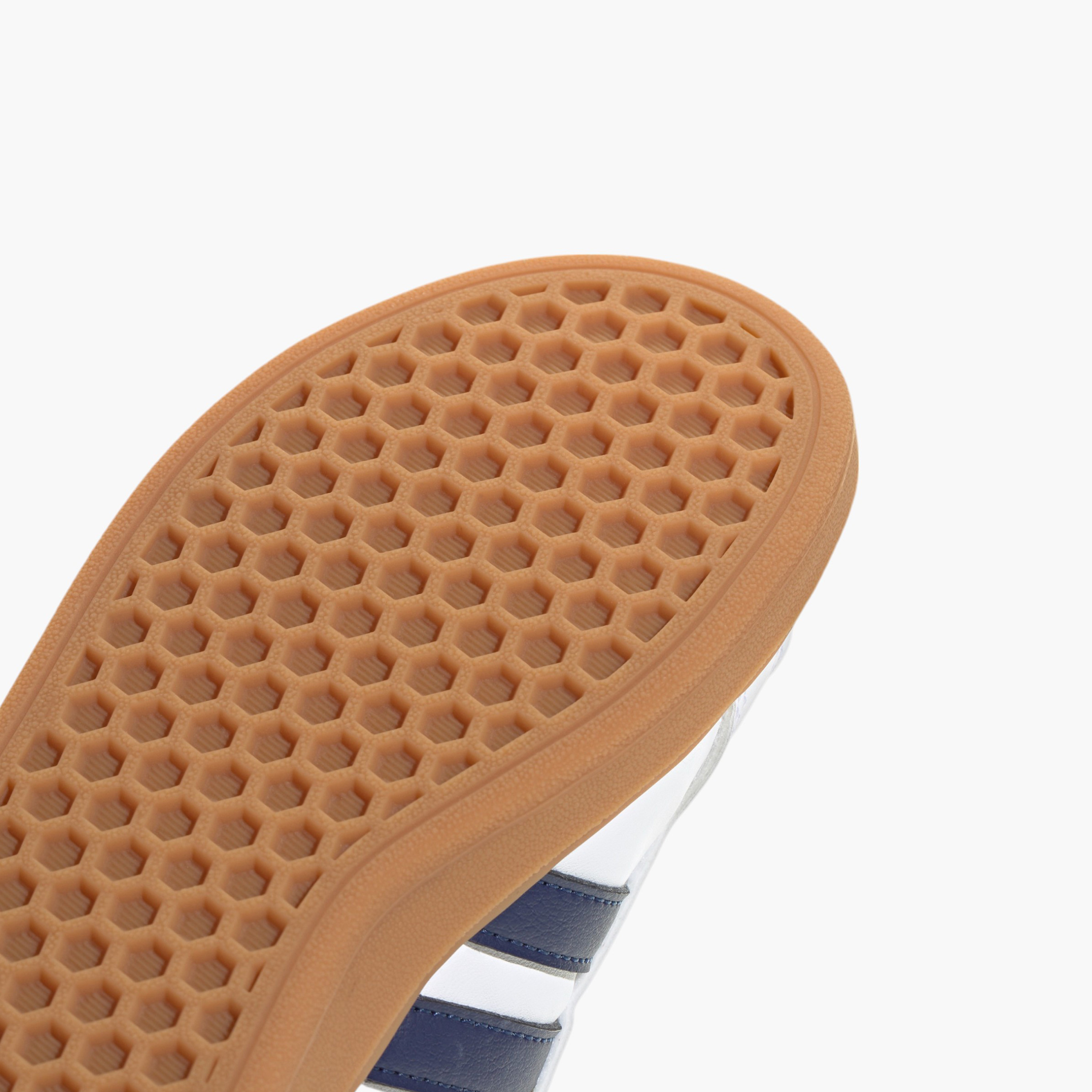 حذاء سنيكرز جراند كورت 2.0 إي إل سي بشريط إغلاق لاصق للأولاد من أديداس - JI0973-sports-boys-shoes-image-3