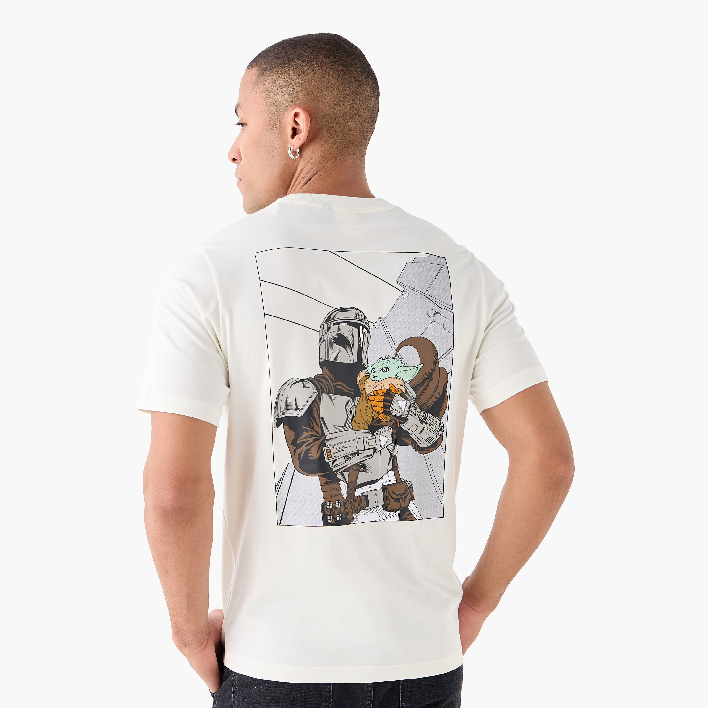 أديداس - تي شيرت ستار وورز ذا ماندالوريان - قصة عادية - رسومات خلفية - للرجال-men-clothing-sportswearandactivewear-tshirtsandpolos-image-1