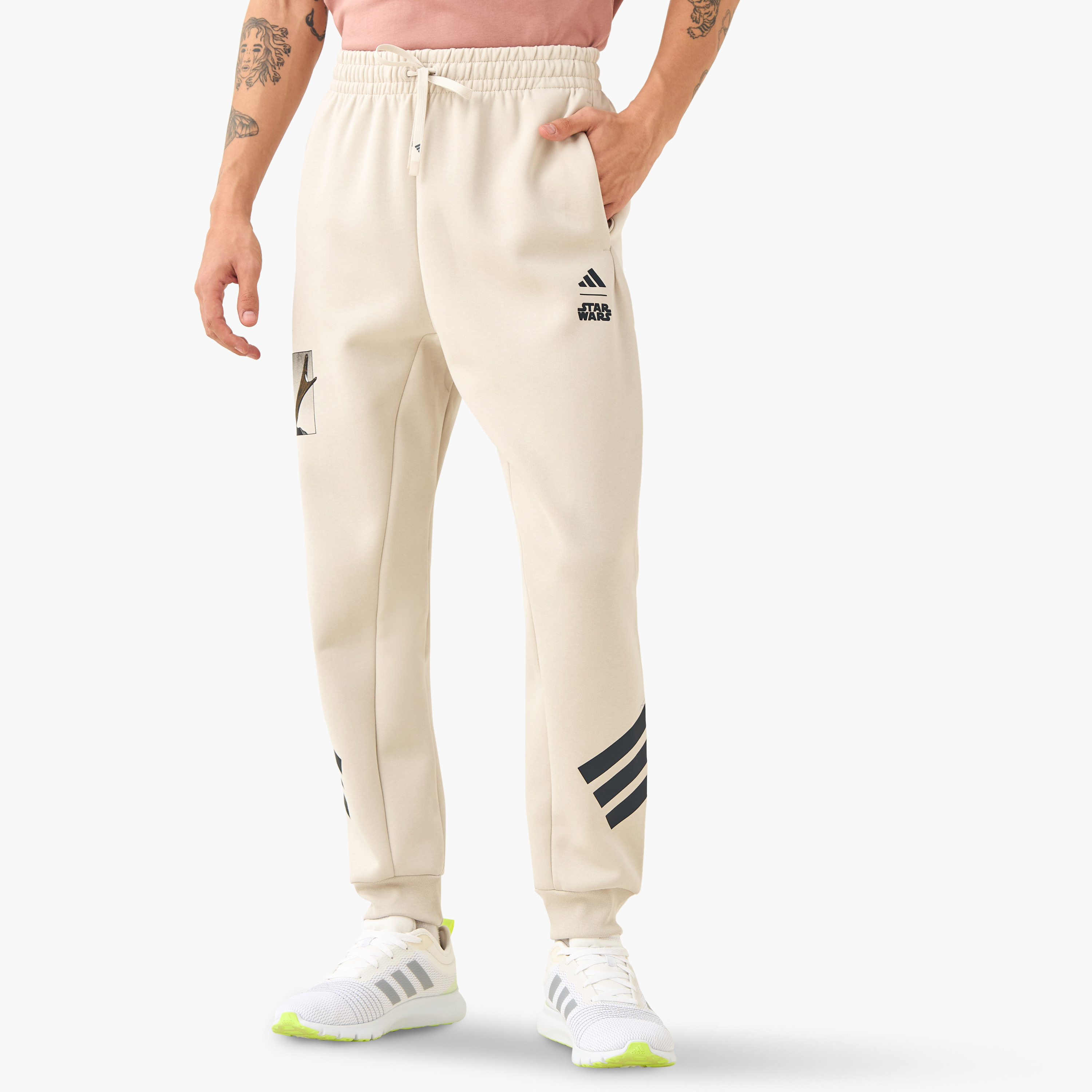 أديداس - فيزون ستار وورز ذا ماندالوريان - للرجال-sports-men-clothing-bottoms-image-1