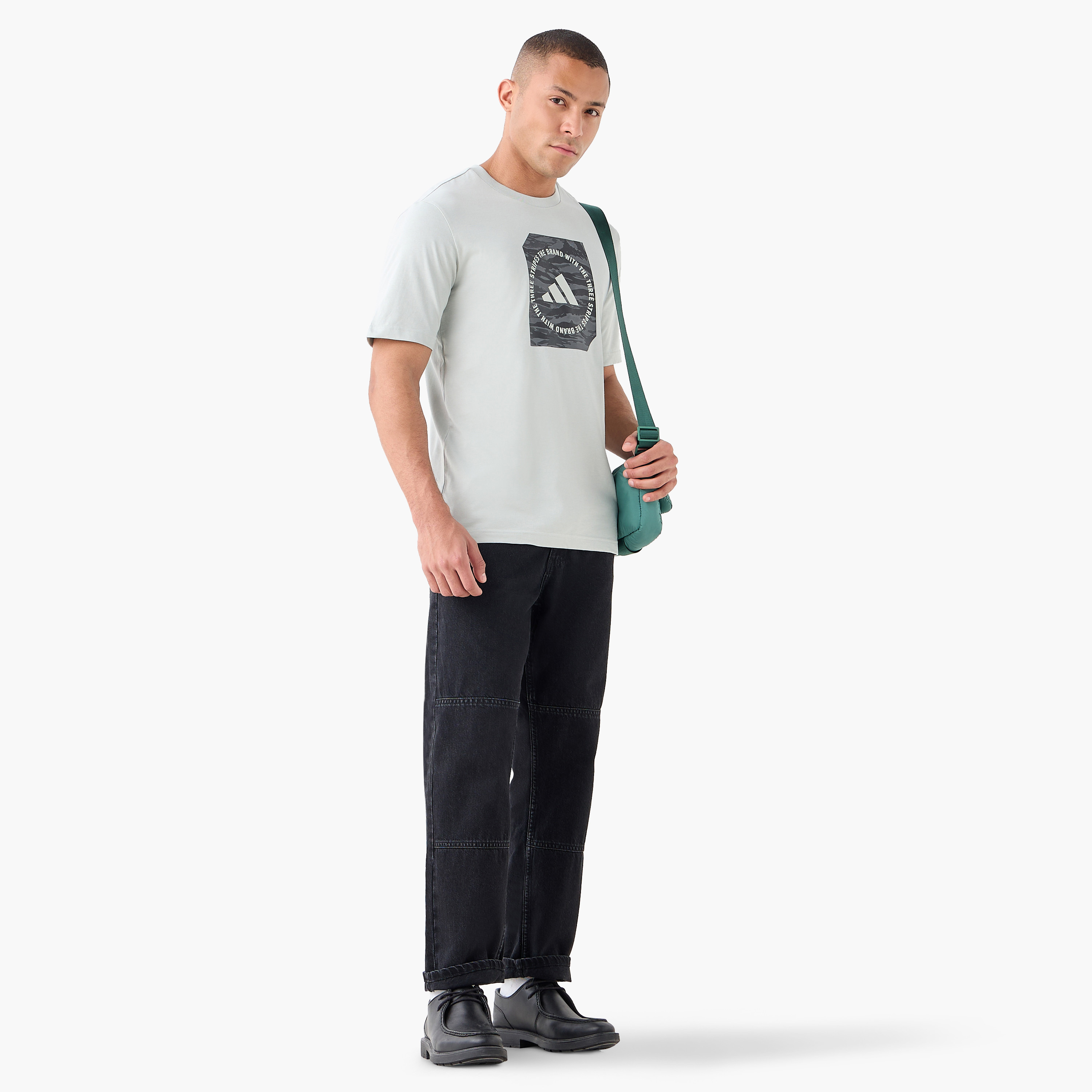 أديداس - تي شيرت بتصميم جرافيكي مموه - للرجال-men-clothing-sportswearandactivewear-tshirtsandpolos-image-2