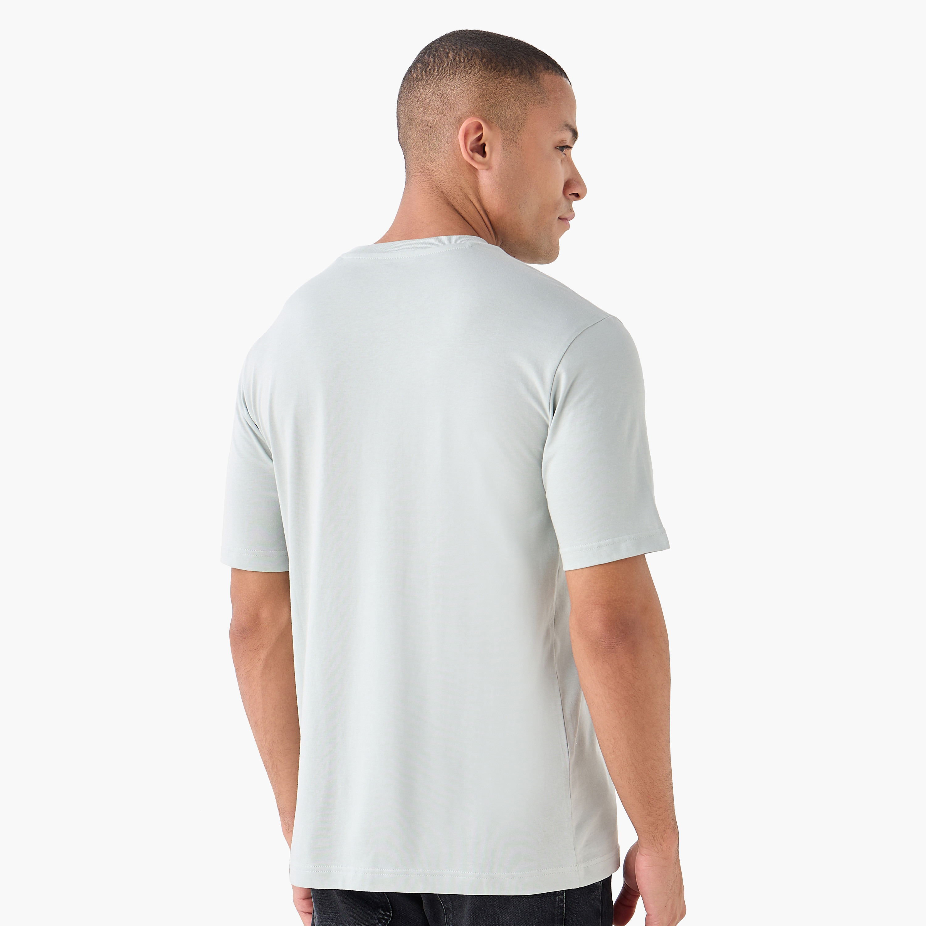 أديداس - تي شيرت بتصميم جرافيكي مموه - للرجال-men-clothing-sportswearandactivewear-tshirtsandpolos-image-3