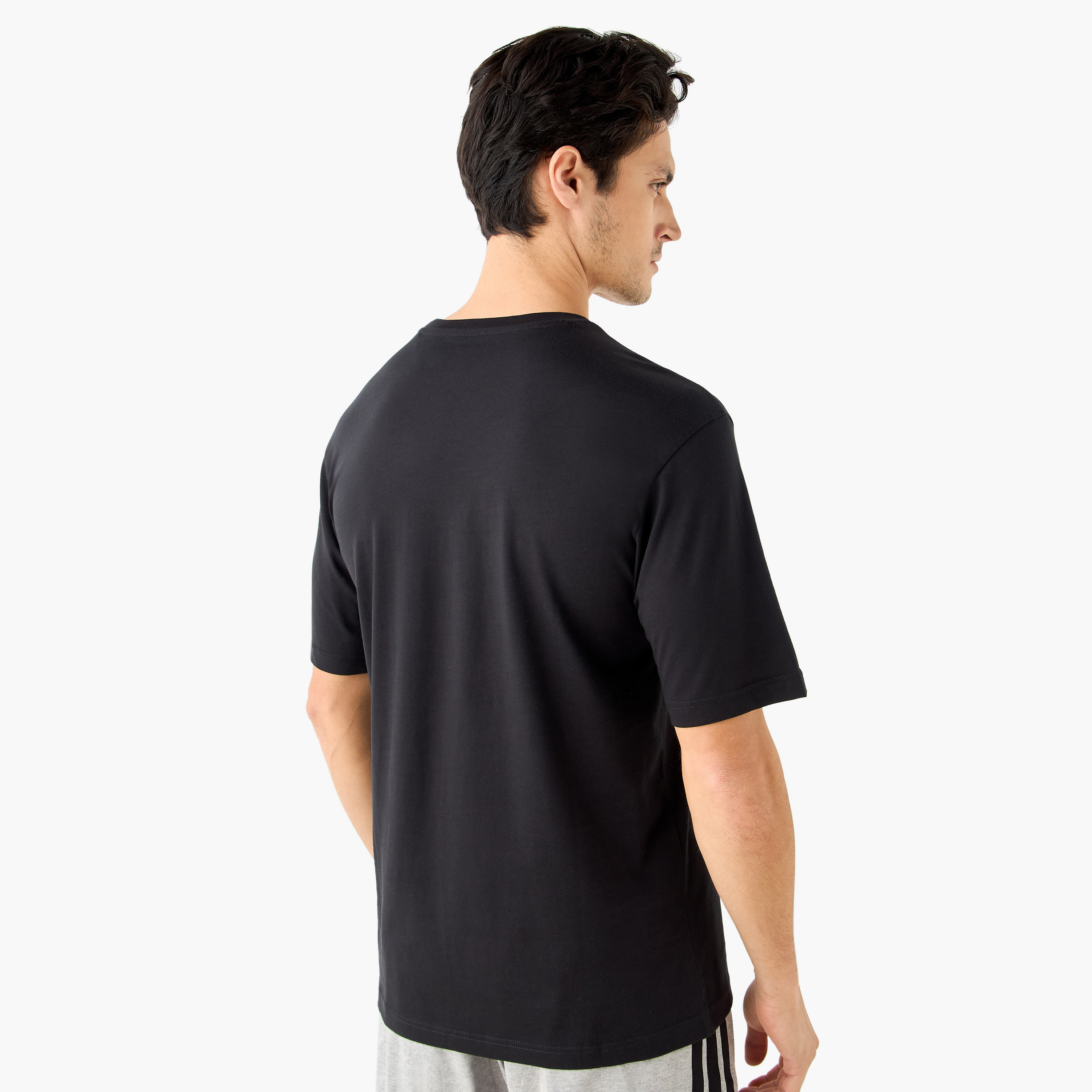 أديداس - تي شيرت بتصميم جرافيكي مموه - للرجال-men-clothing-sportswearandactivewear-tshirtsandpolos-image-8