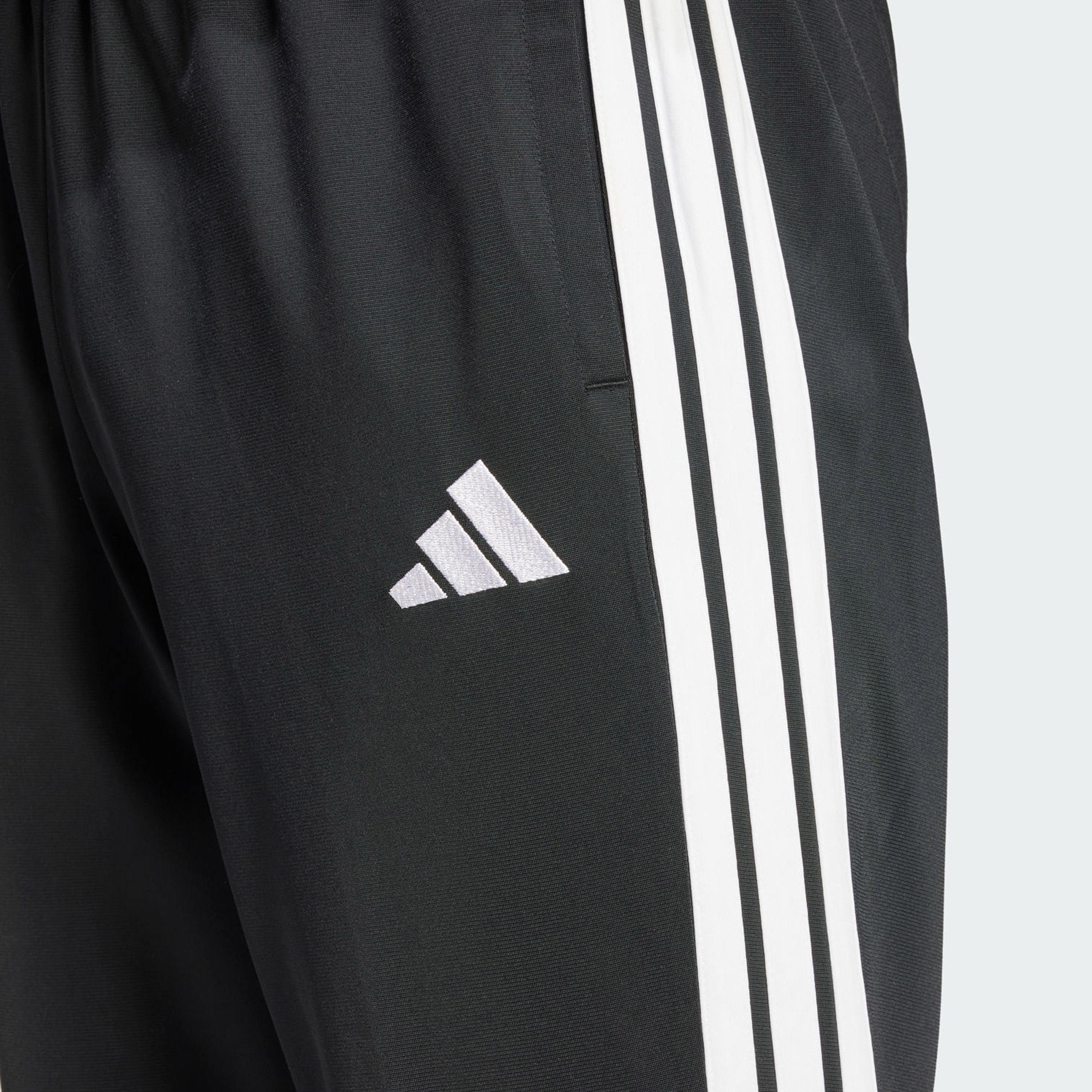 أديداس - بدلة رياضية بيسك تريكو بثلاثة خطوط للرجال | OE-men-clothing-sportswearandactivewear-tracksuits-image-10