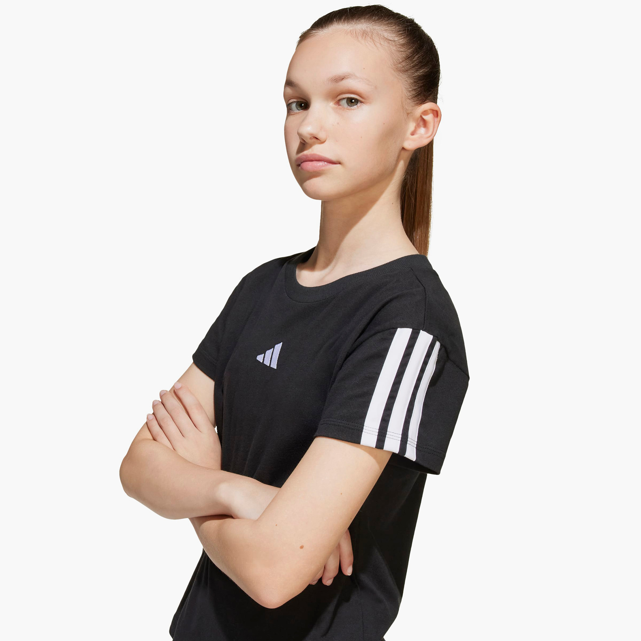 تيشيرت بياقة مستديرة وأكمام قصيرة بطبعة شعار من أديداس-girls-clothing-tshirts-image-5