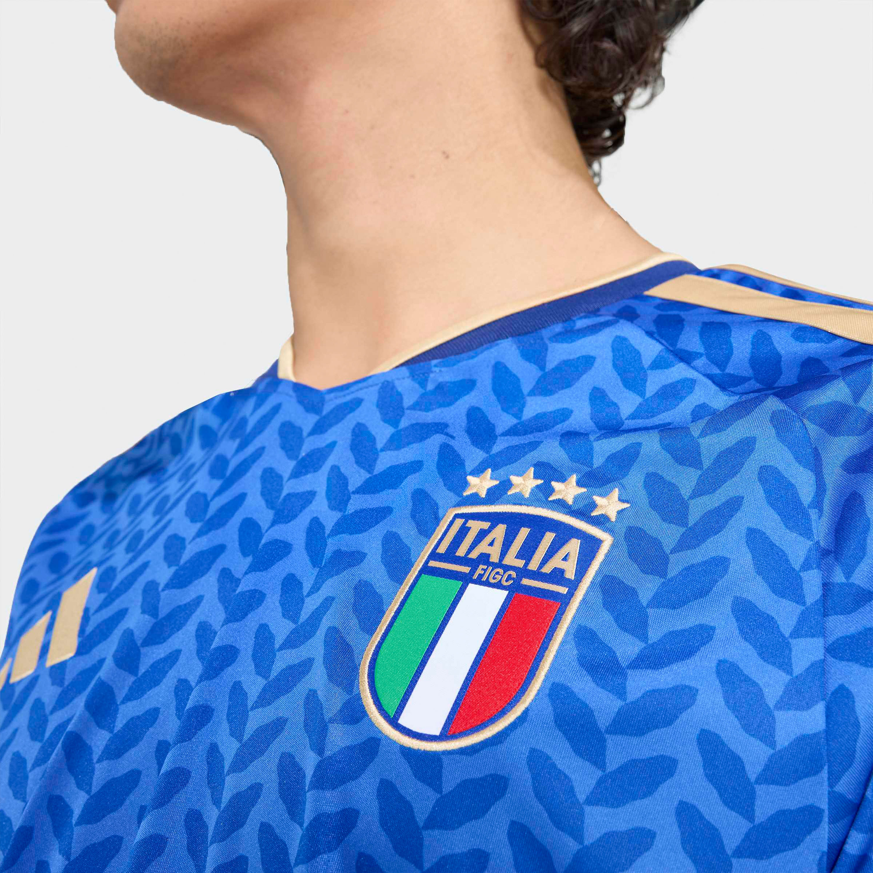 اديداس - قميص المنتخب الإيطالي الأساسي للرجال لكأس العالم FIFA 2026-men-clothing-sportswearandactivewear-tshirtsandpolos-image-4