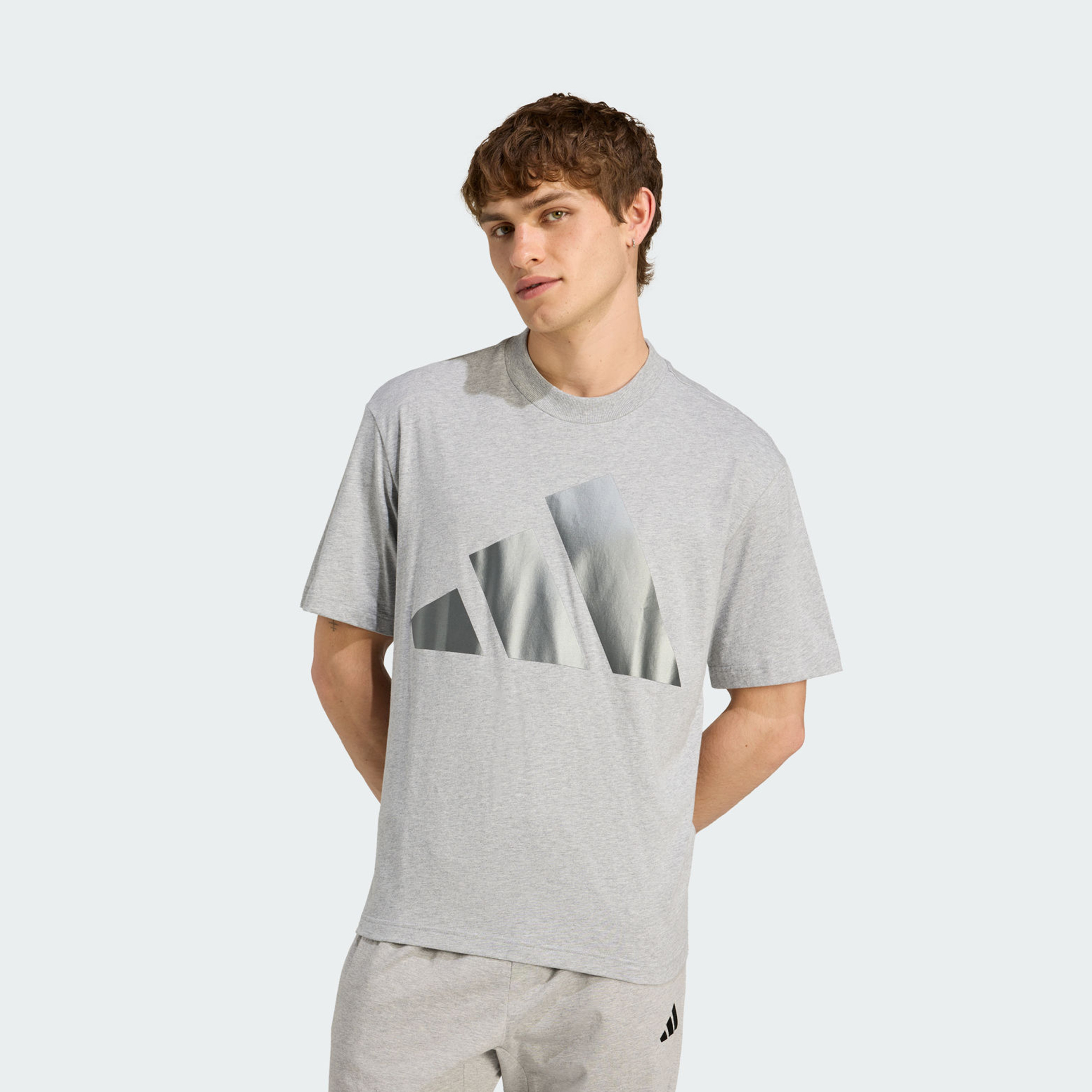 أديداس - تي شيرت اسينشال للرجال | OE-men-clothing-sportswearandactivewear-tshirtsandpolos-image-1