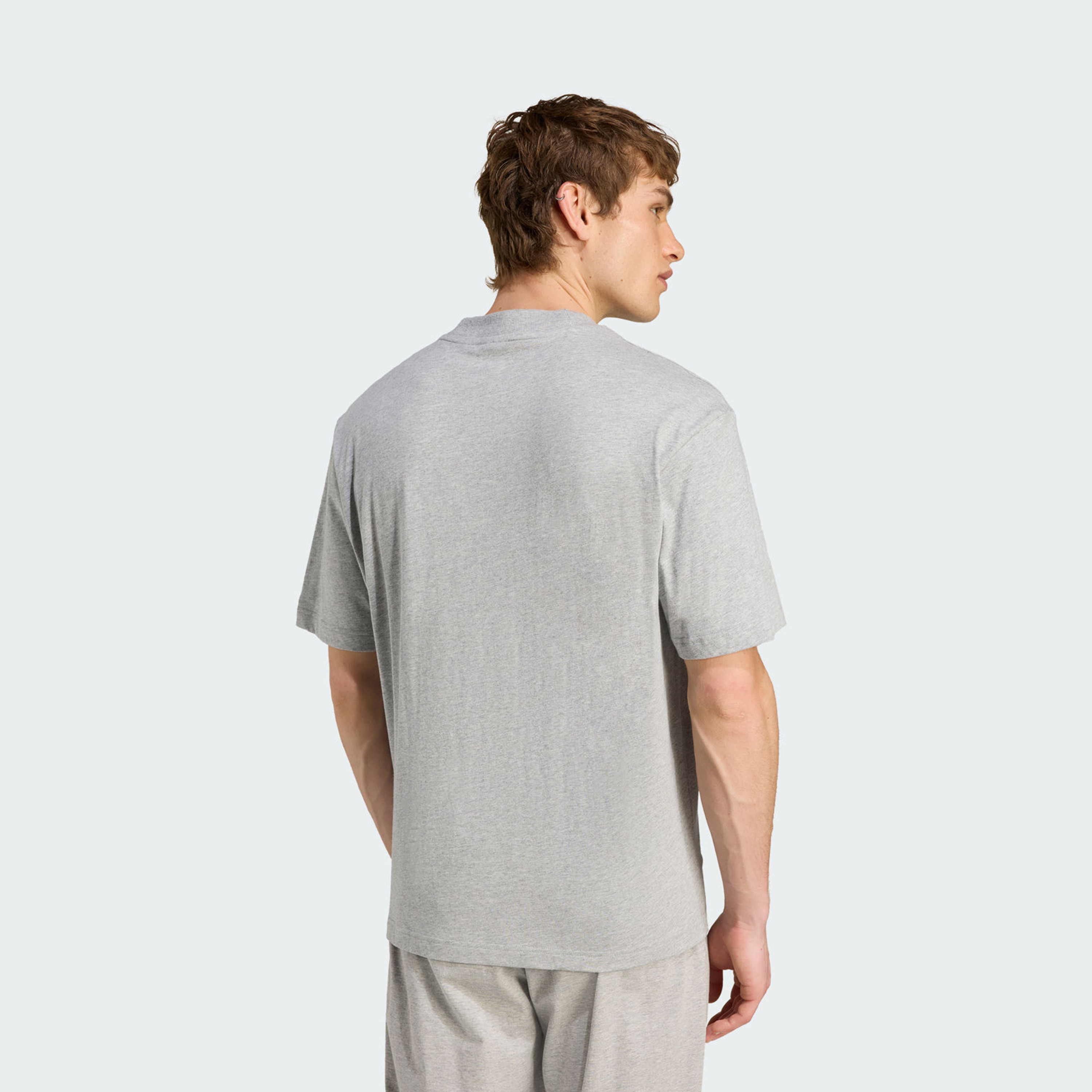 أديداس - تي شيرت اسينشال للرجال | OE-men-clothing-sportswearandactivewear-tshirtsandpolos-image-3