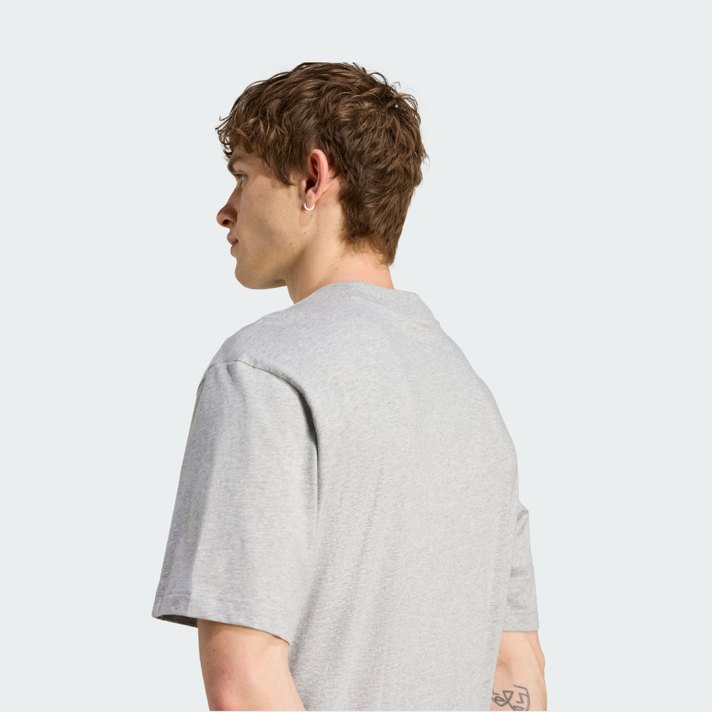 أديداس - تي شيرت اسينشال للرجال | OE-men-clothing-sportswearandactivewear-tshirtsandpolos-image-5