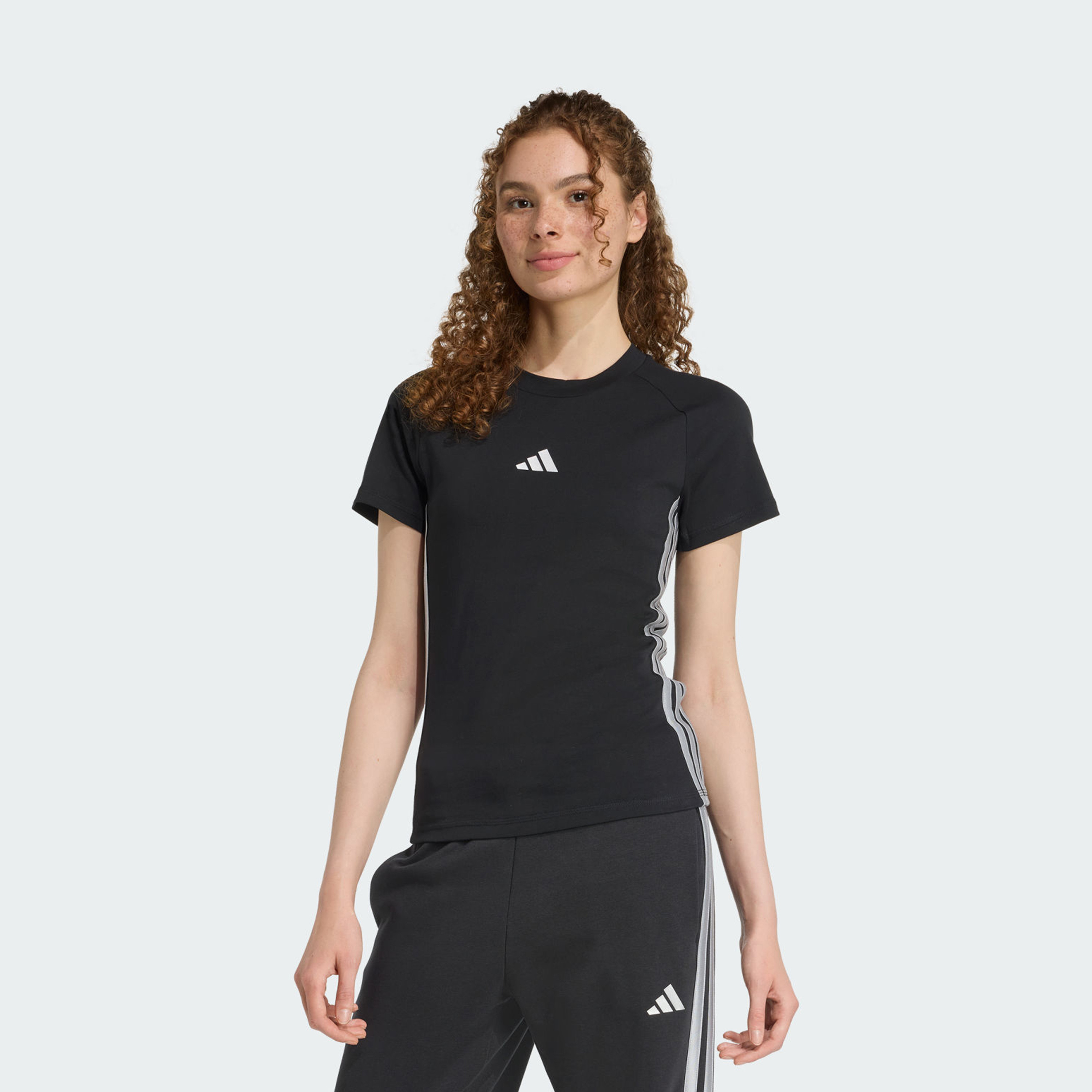 أديداس - تيشيرت نسائي ضيق بثلاثة خطوط للعطلات JM1878 | OE-sports-women-clothing-tshirtsandvests-image-1