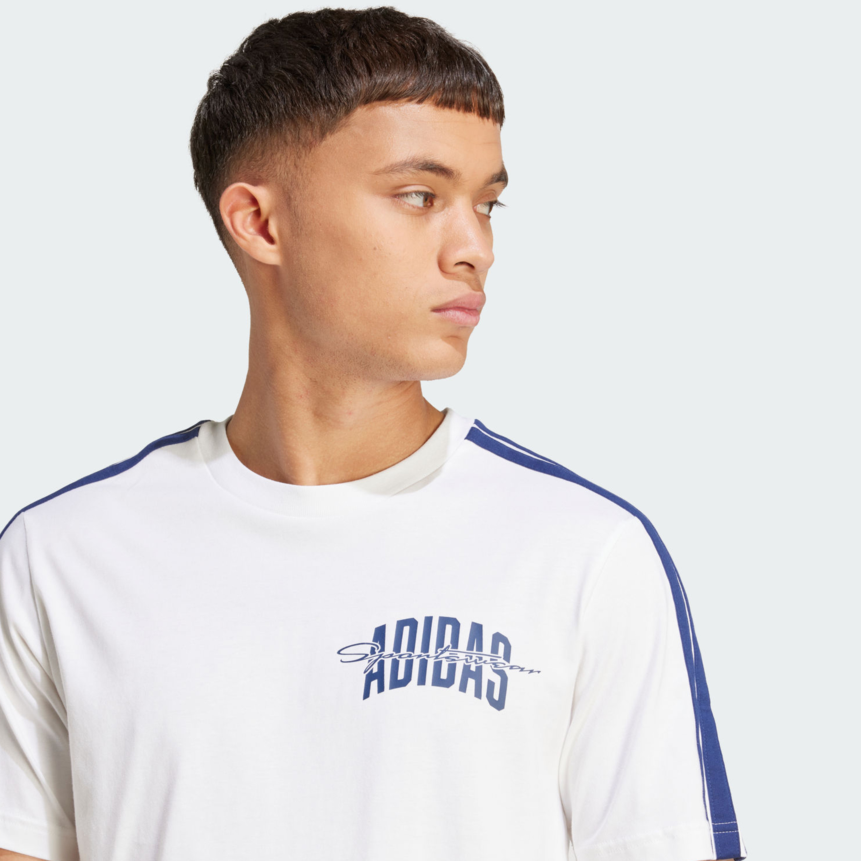 أديداس - تيشيرت جرافيكي كوليجيت مع نص للرجال | OE-men-clothing-sportswearandactivewear-tshirtsandpolos-image-5