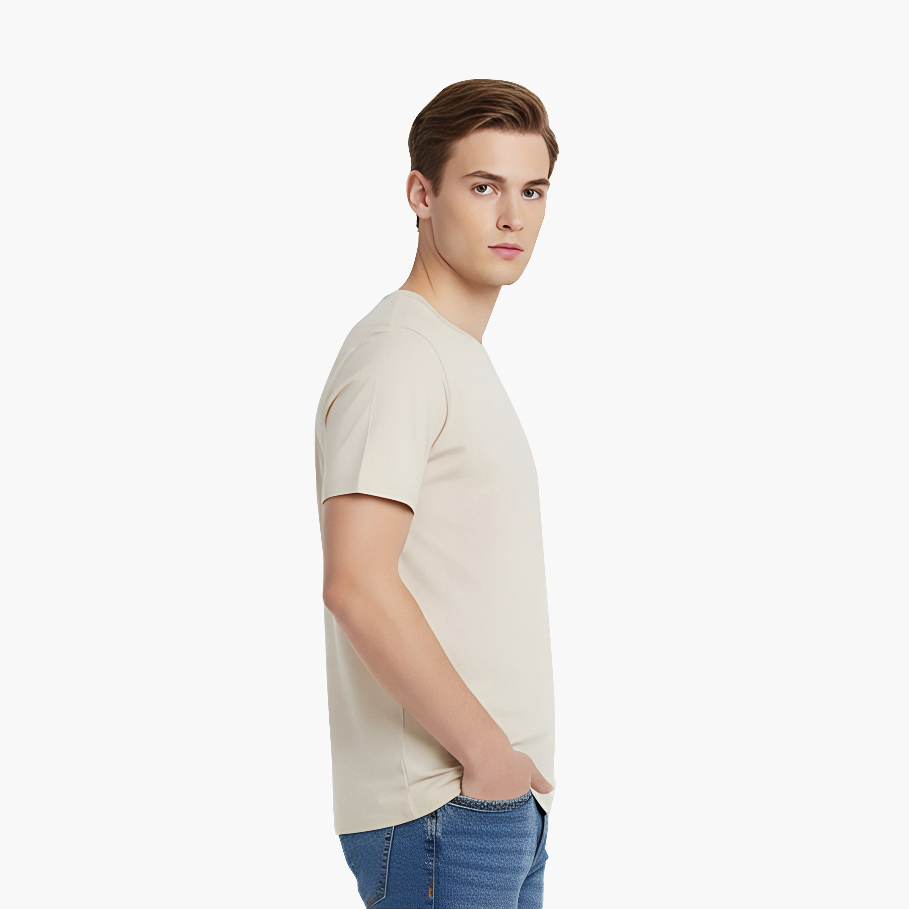 أديداس - تيشيرت جرافيكي بلمعة معدنية للرجال | OE-men-clothing-sportswearandactivewear-tshirtsandpolos-image-3