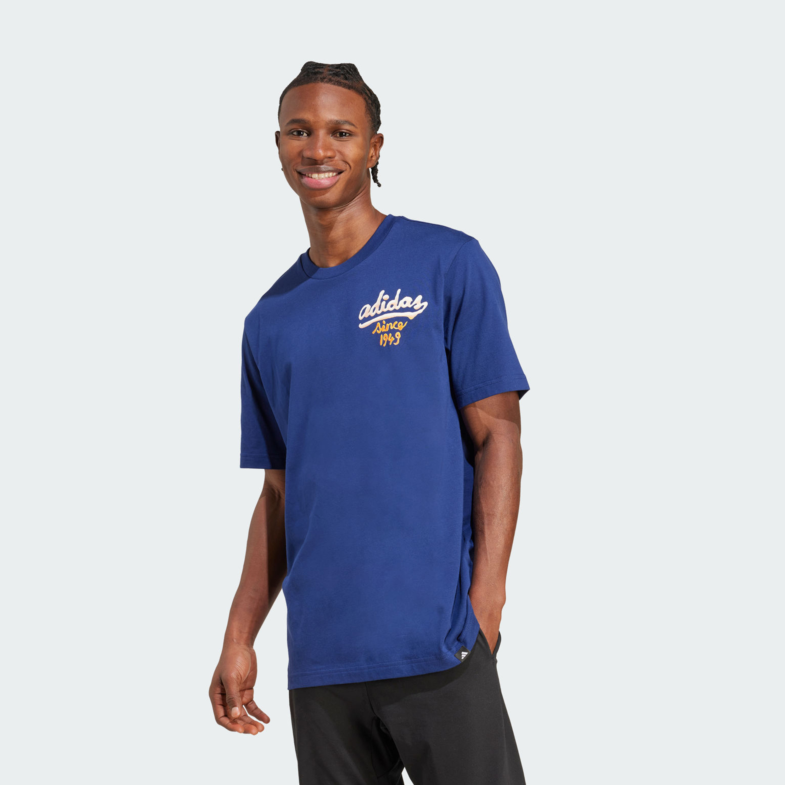 أديداس - تيشيرت جرافيكي بطبعة صلصة الطعام للرجال JM6465 | OE-men-clothing-sportswearandactivewear-tshirtsandpolos-image-1