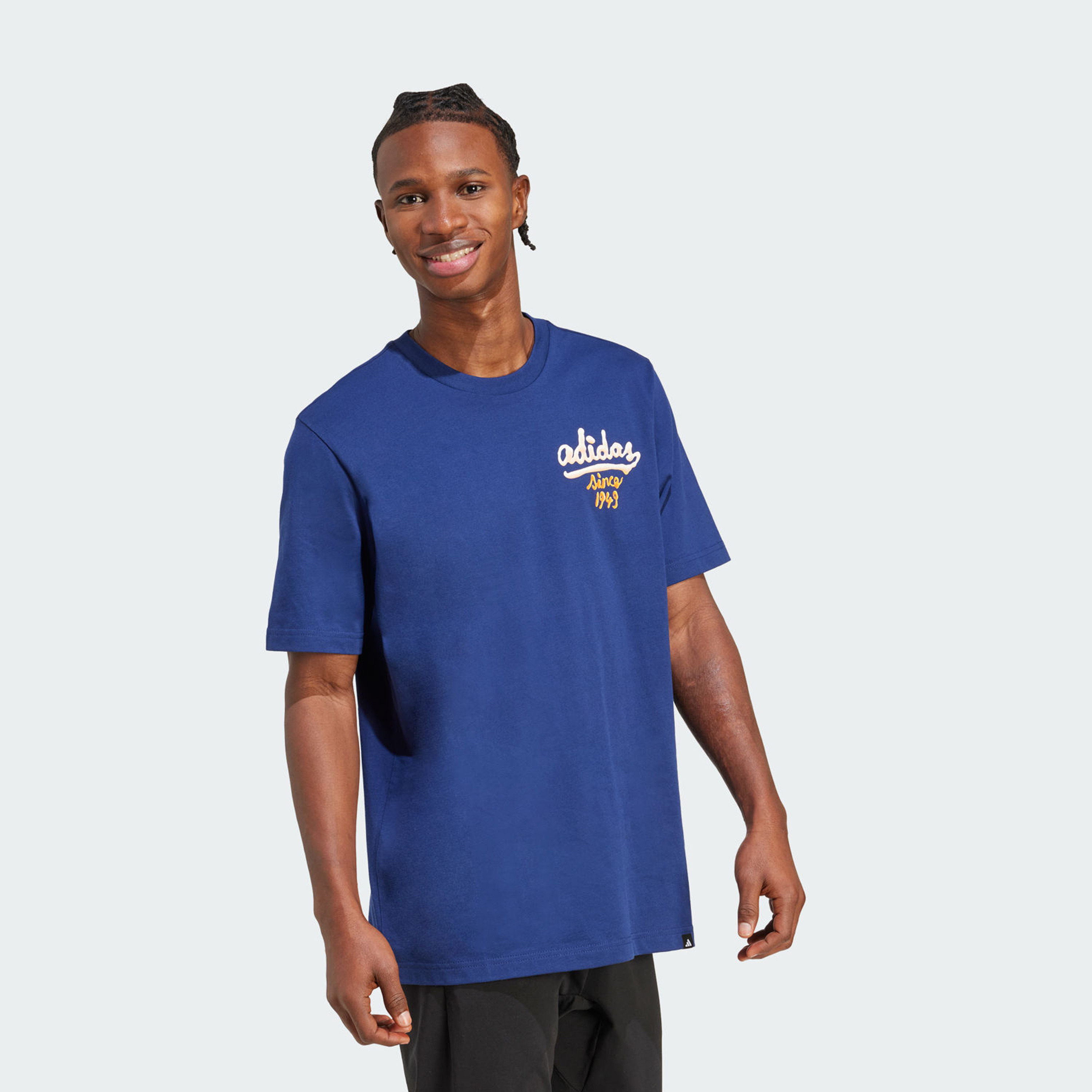 أديداس - تيشيرت جرافيكي بطبعة صلصة الطعام للرجال JM6465 | OE-men-clothing-sportswearandactivewear-tshirtsandpolos-image-2