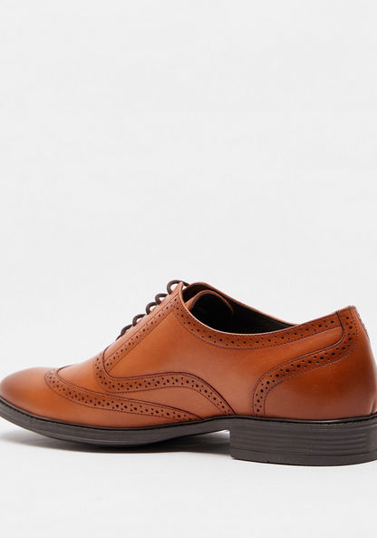 Duchini Men's Textured Shoes with Lace-Up Closure