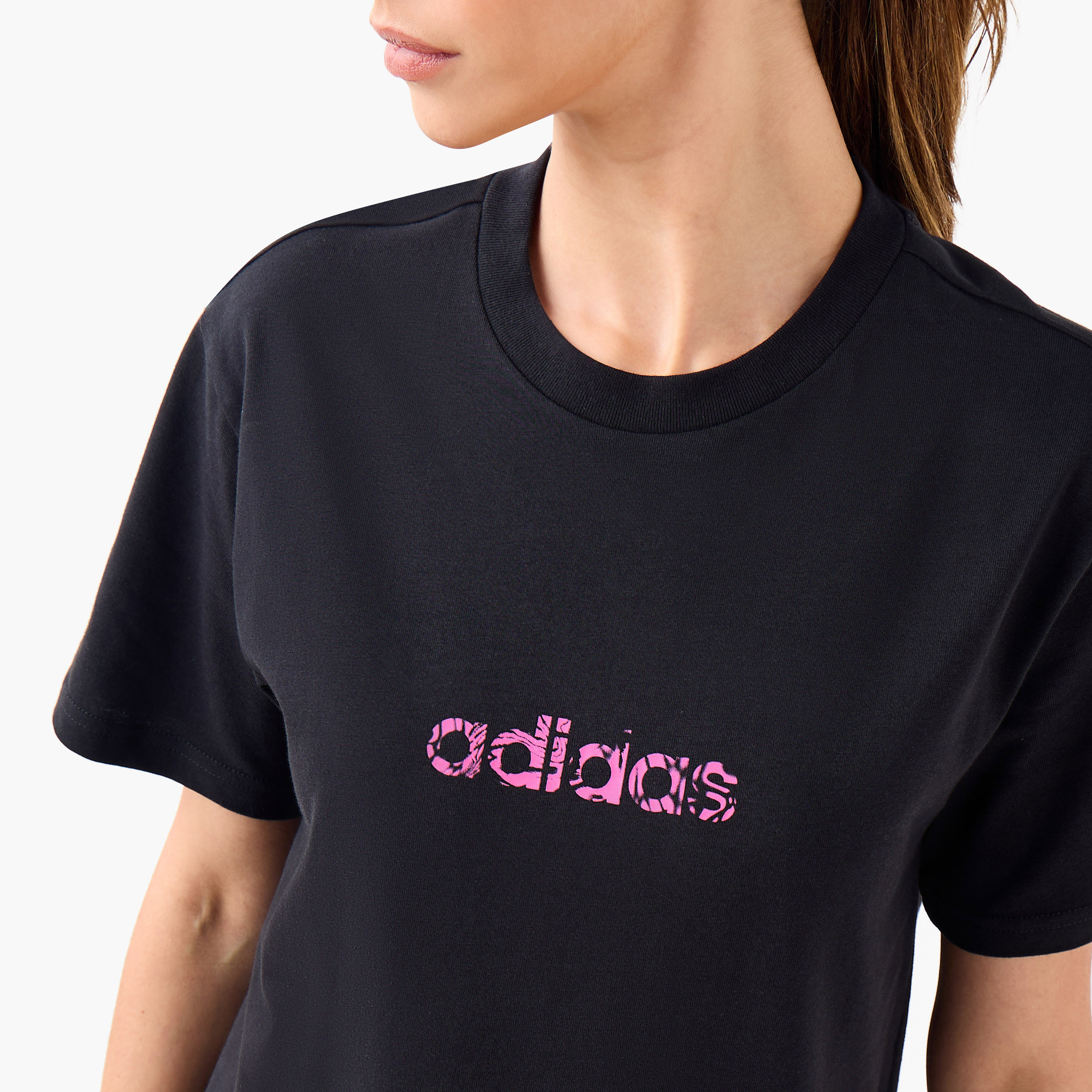 أديداس - تي شيرت برسومات خطية مموهة - للنساء-sports-women-clothing-tshirtsandvests-image-4