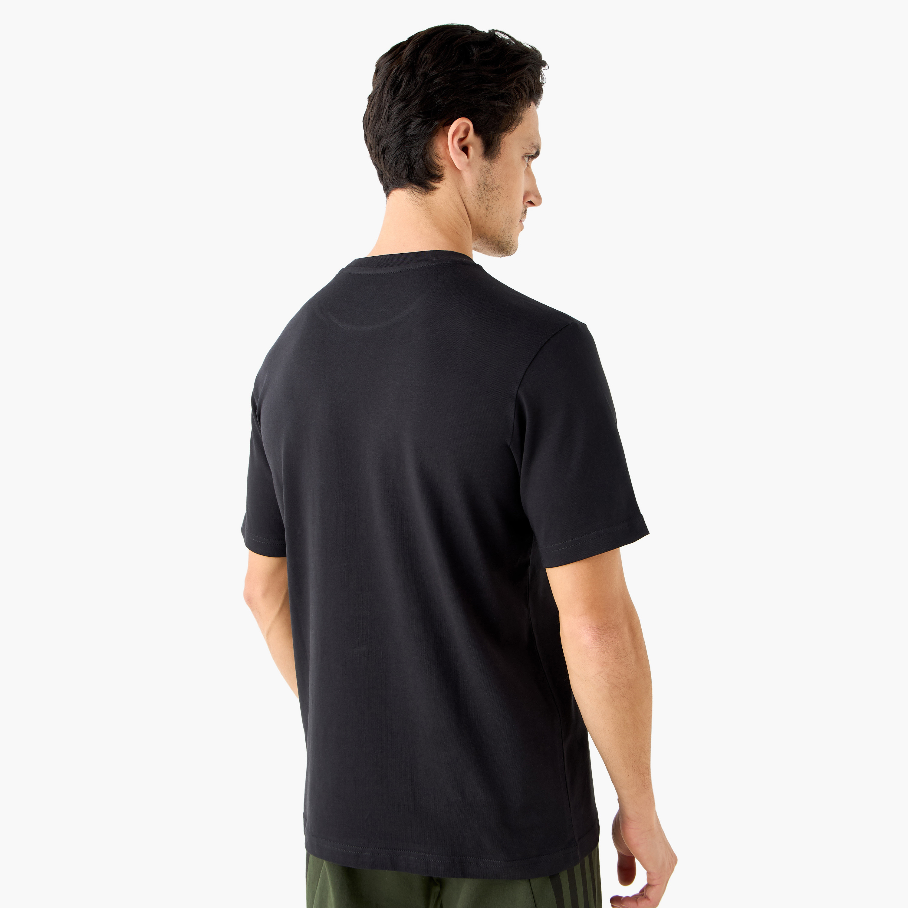 أديداس - تي شيرت بتصميم جرافيكي مموه - للرجال-men-clothing-sportswearandactivewear-tshirtsandpolos-image-3