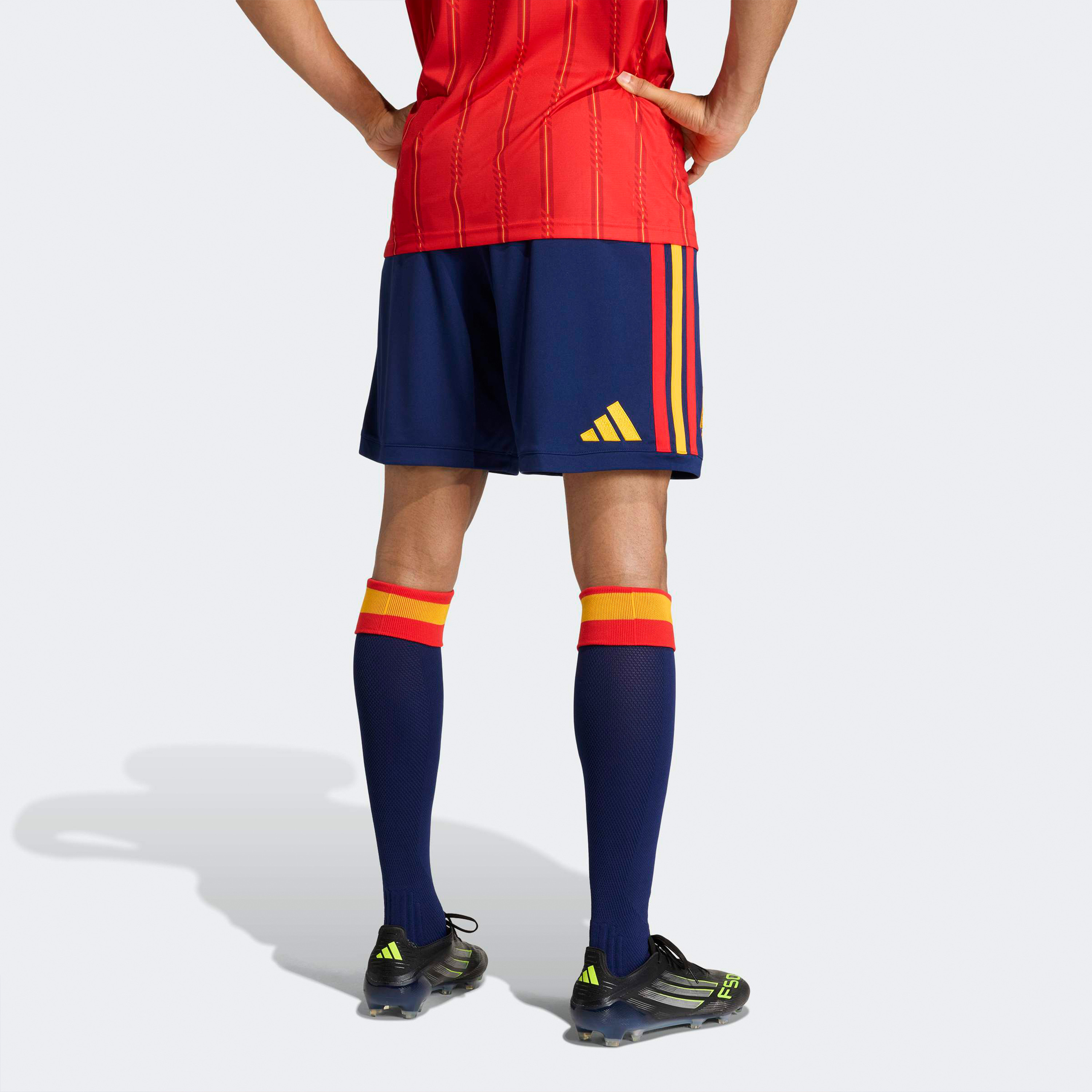 اديداس - شورت المنتخب الاسباني 26 الرسمي للرجال-men-clothing-bottoms-shorts-image-3