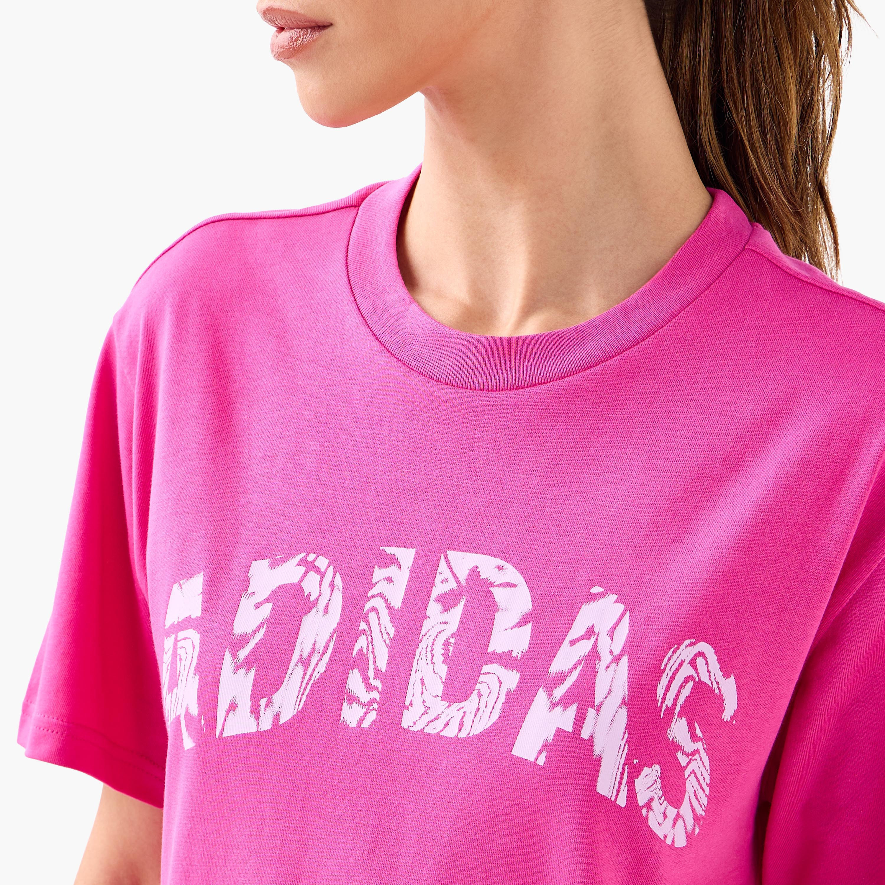 أديداس - تي شيرت برسومات مموهة - للنساء-women-clothing-tshirts-image-2
