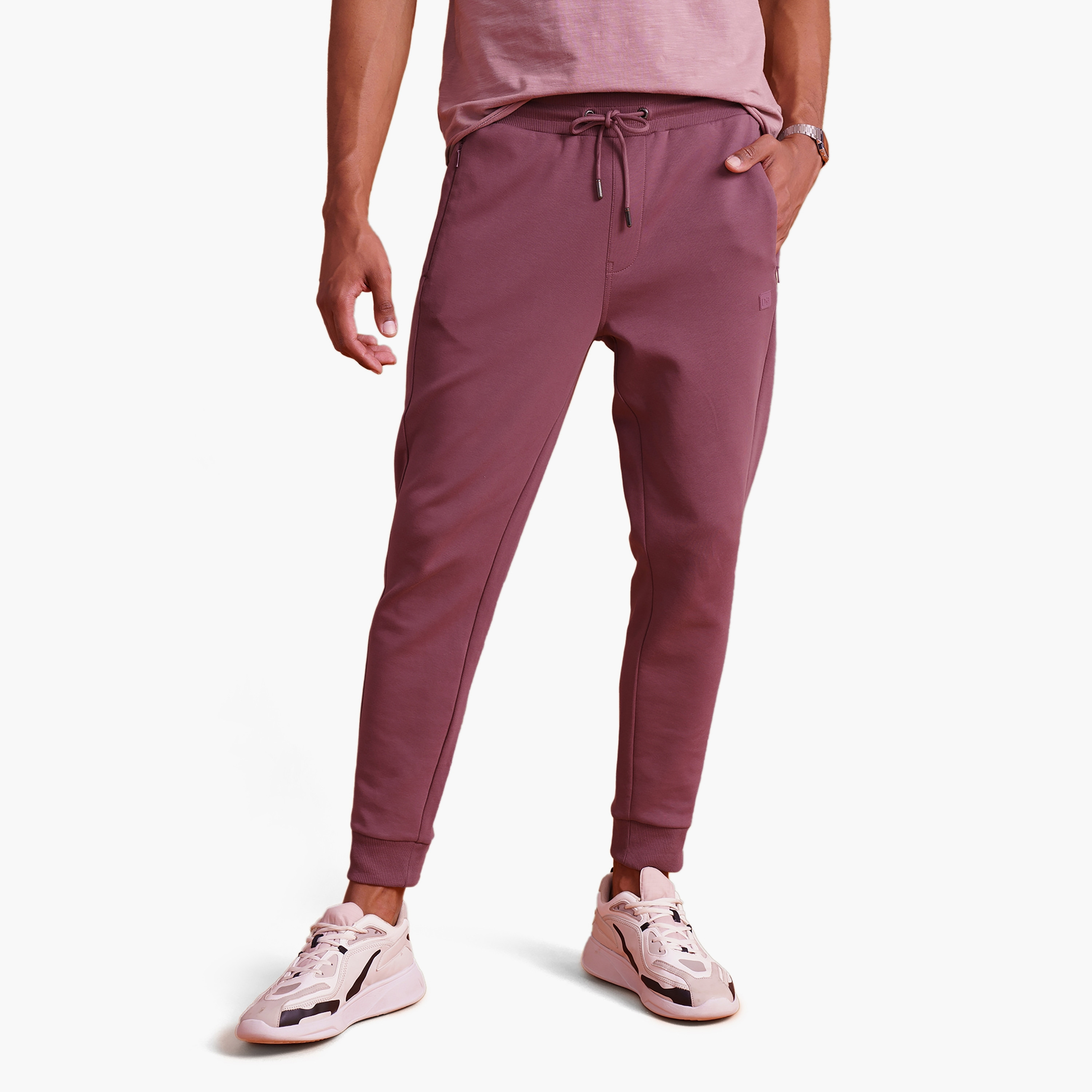 جوغر برباط عادي بمنتصف الارتفاع من دامنش-men-clothing-bottoms-joggers-image-2