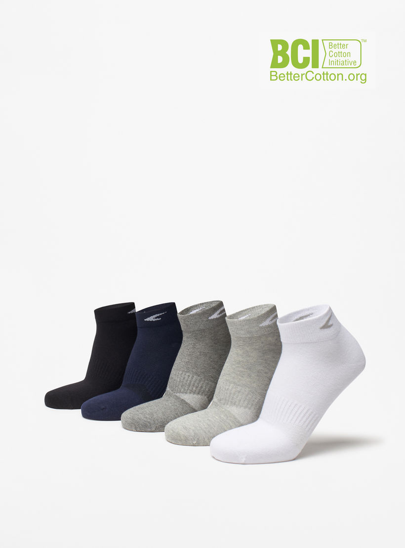 طقم جوارب ٥ أزواج بطول الكاحل وطبعات من داش-men-socks-image-1