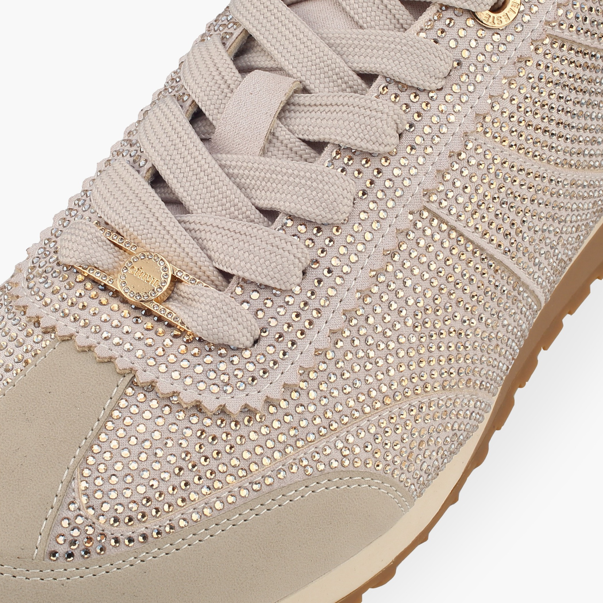 حذاء سنيكرز مزين بطول الكاحل ورباط إغلاق للنساء من سيليست-women-shoes-sneakers-image-4