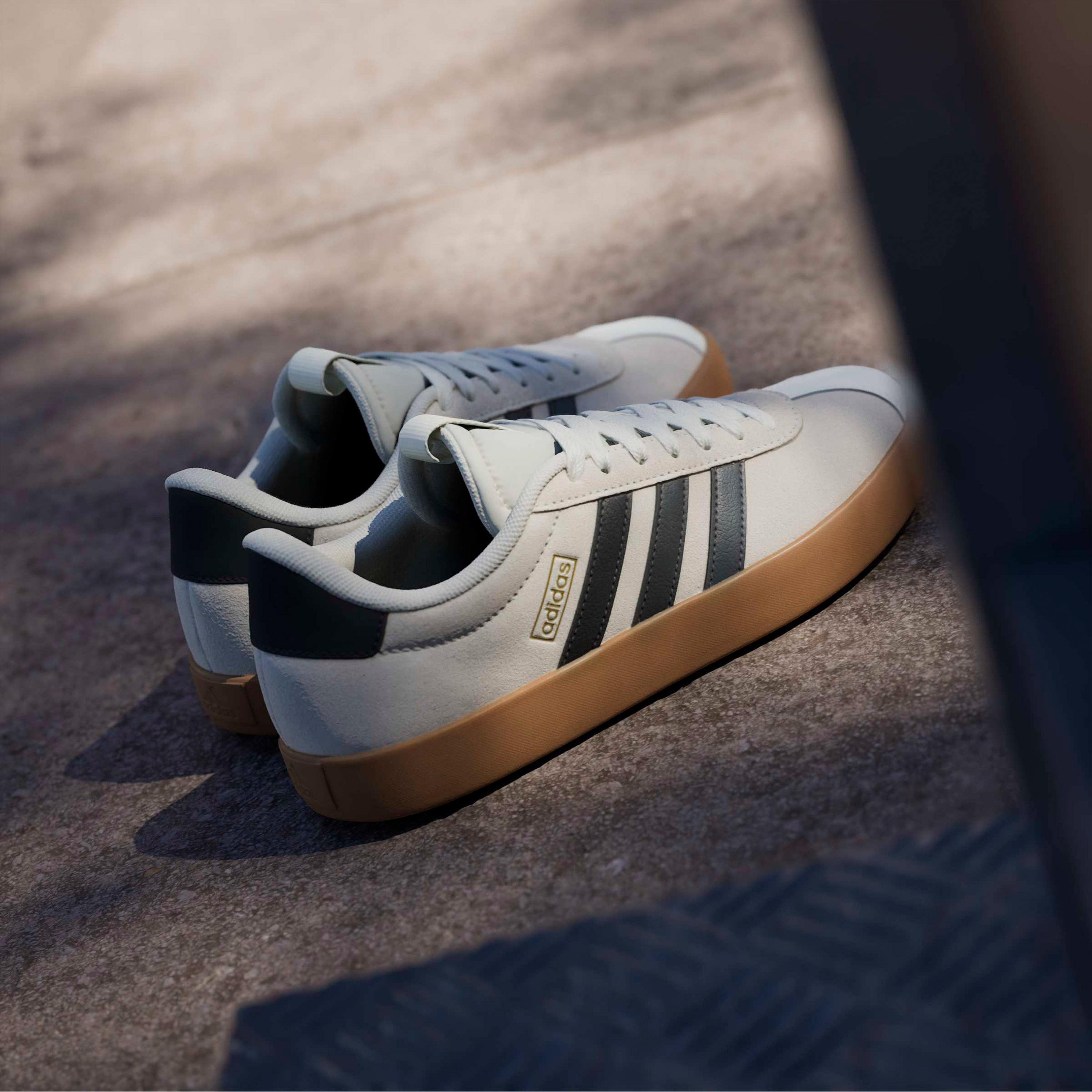حذاء سنيكرز بطول الكاحل ورباط إغلاق في إل كورت 3.0 للنساء من أديداس-women-shoes-sneakers-image-10