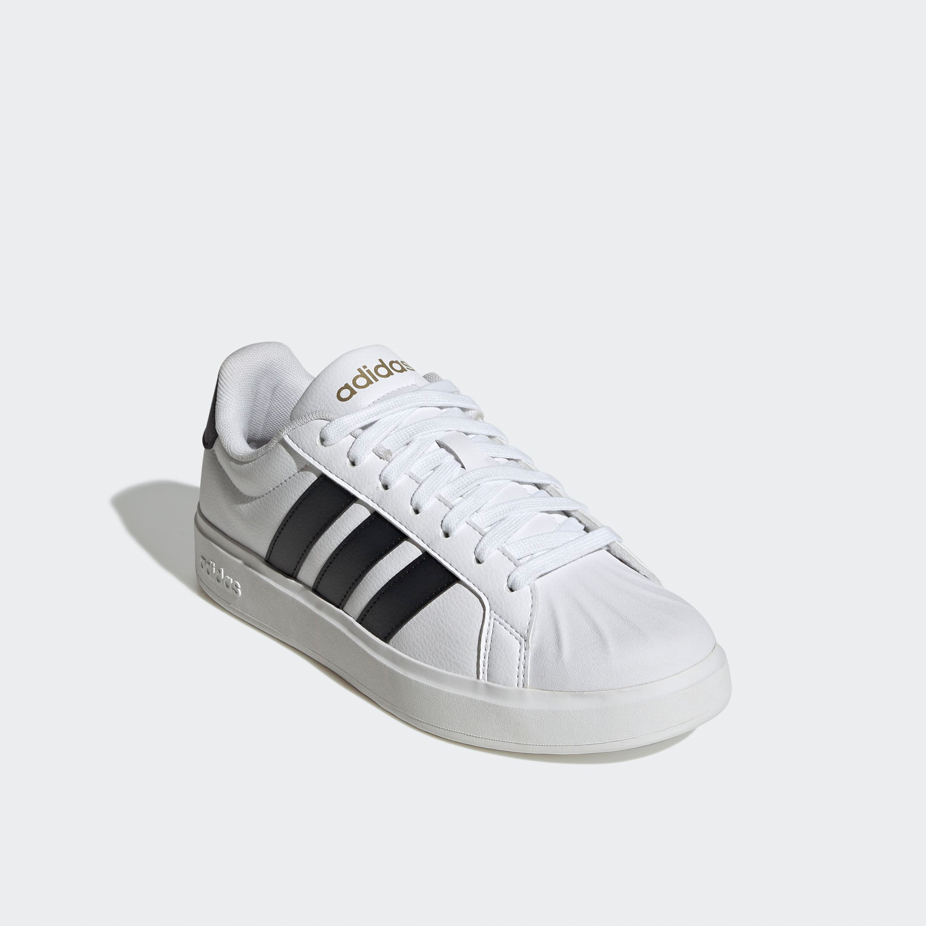 حذاء سنيكرز بطول الكاحل وشريط إغلاق لاصق ستريت توك للنساء من أديداس-women-shoes-sneakers-image-1