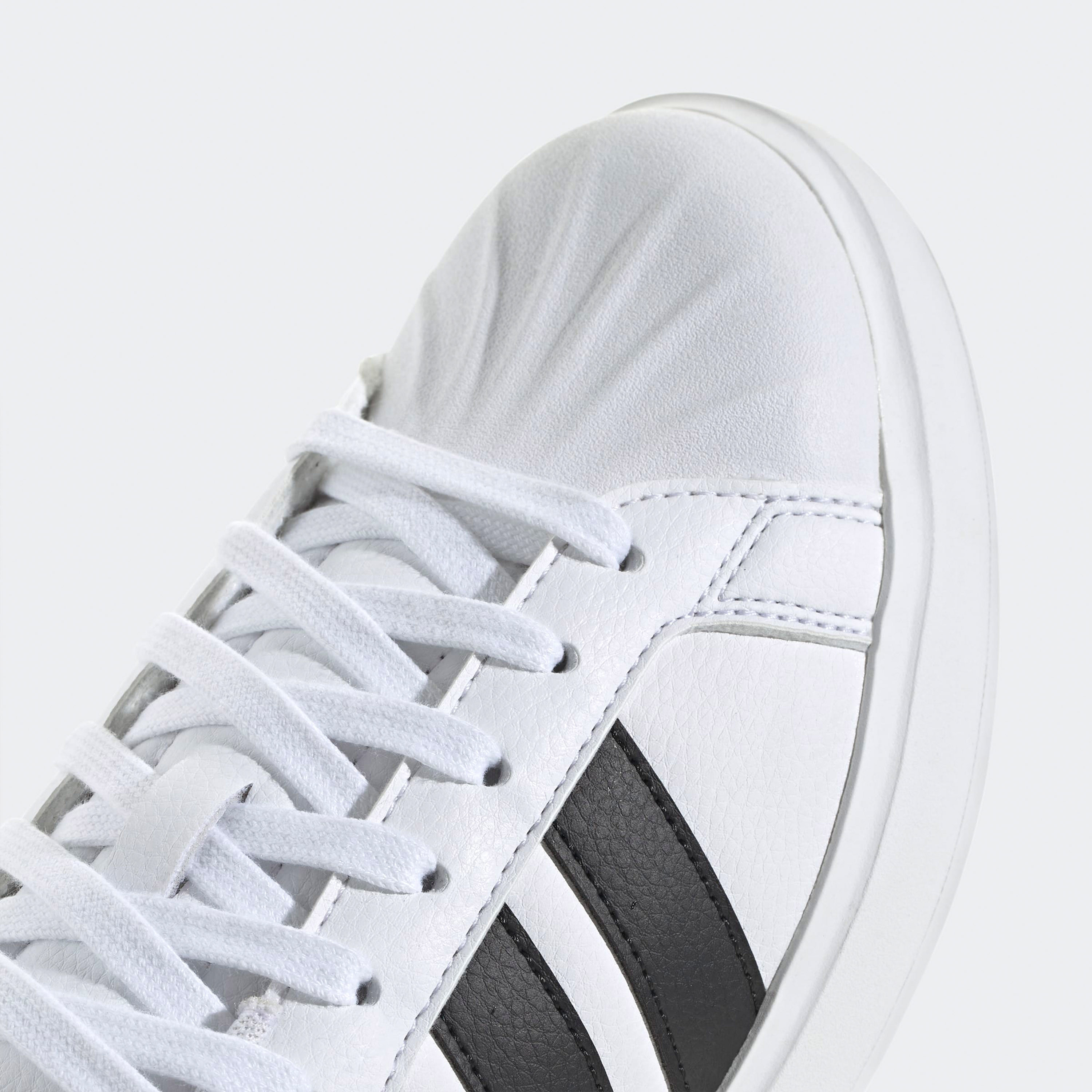 حذاء سنيكرز بطول الكاحل وشريط إغلاق لاصق ستريت توك للنساء من أديداس-women-shoes-sneakers-image-6