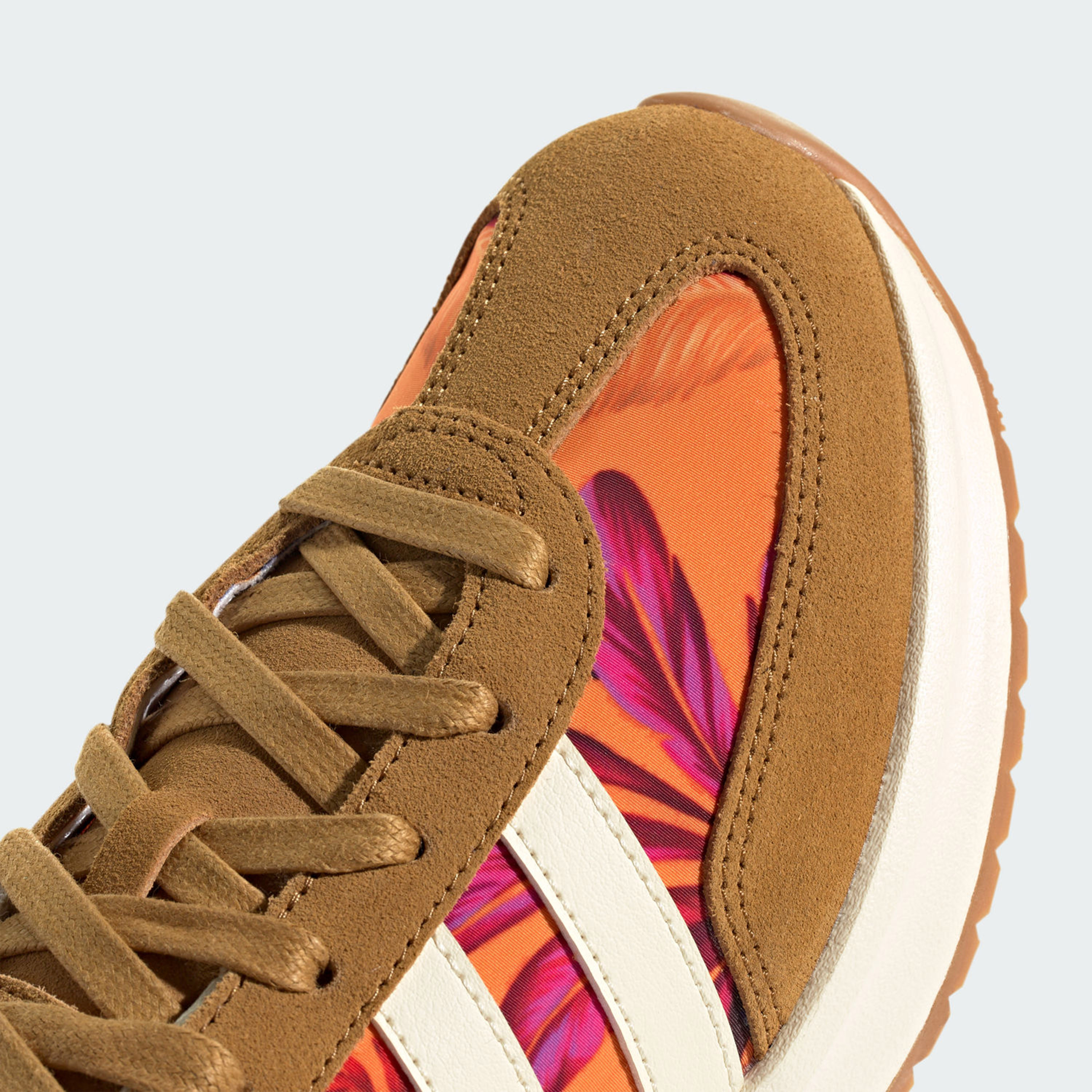 أديداس - حذاء رن 70S 2.0 للنساء-sports-women-shoes-image-14