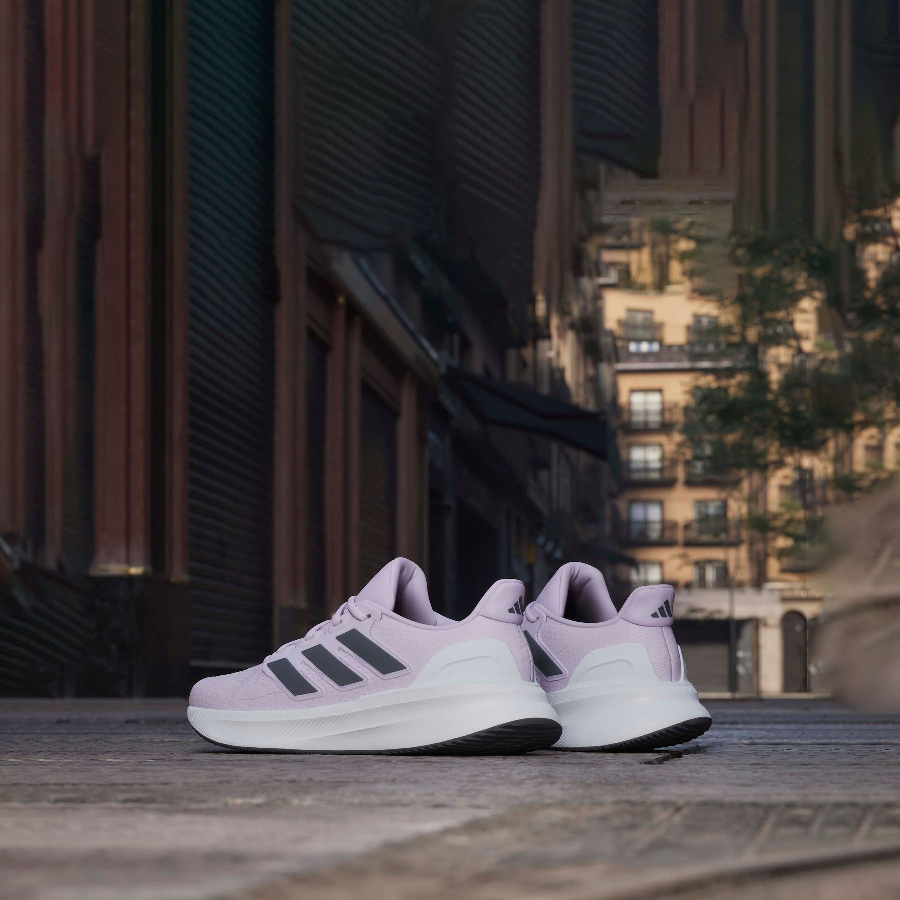 حذاء رياضي برباط إغلاق ألتراران 5 للنساء من أديداس-sports-women-shoes-image-9