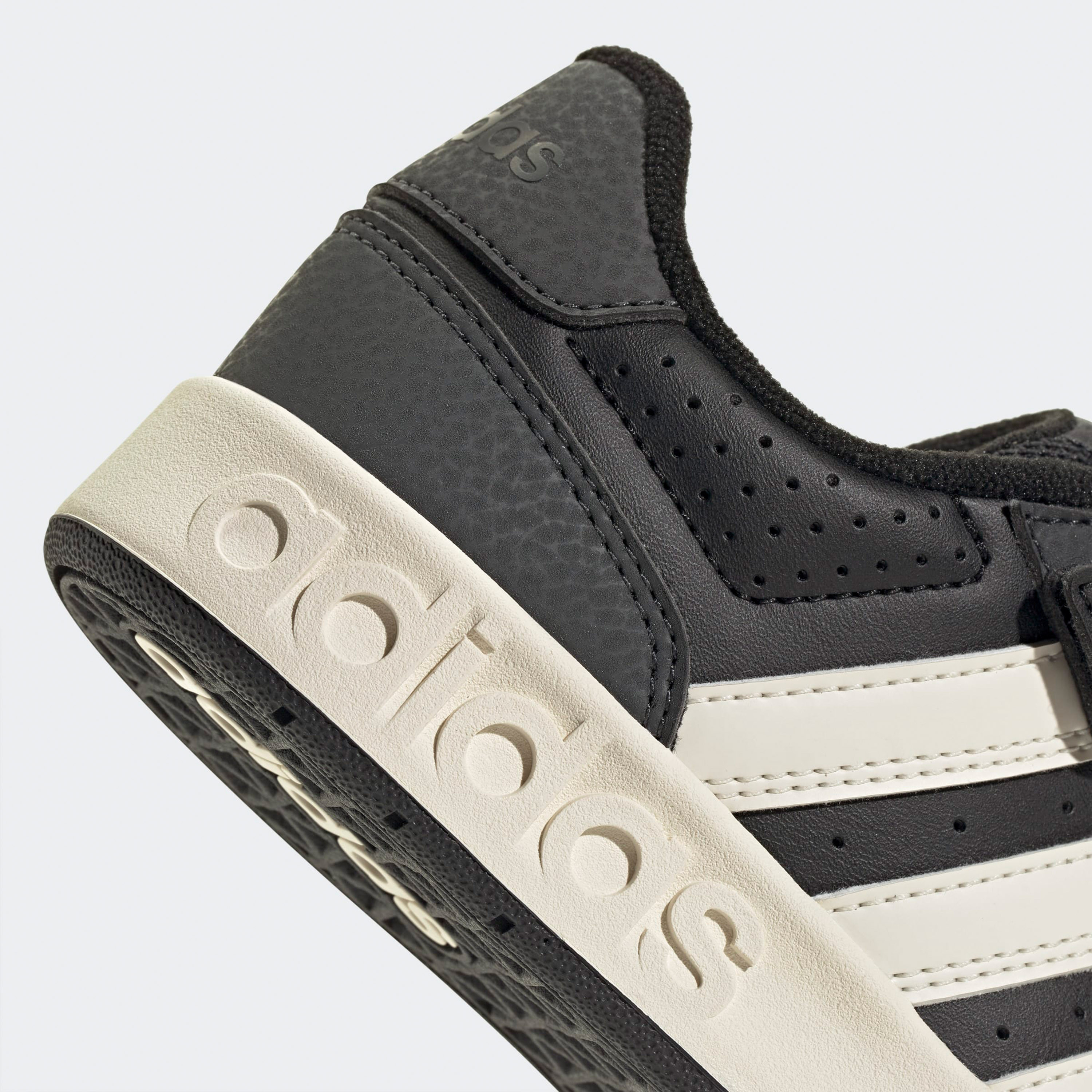 حذاء سنيكرز بشريط إغلاث لاصق للأولاد بريكبيس من أديداس-boys-shoes-sneakers-image-6