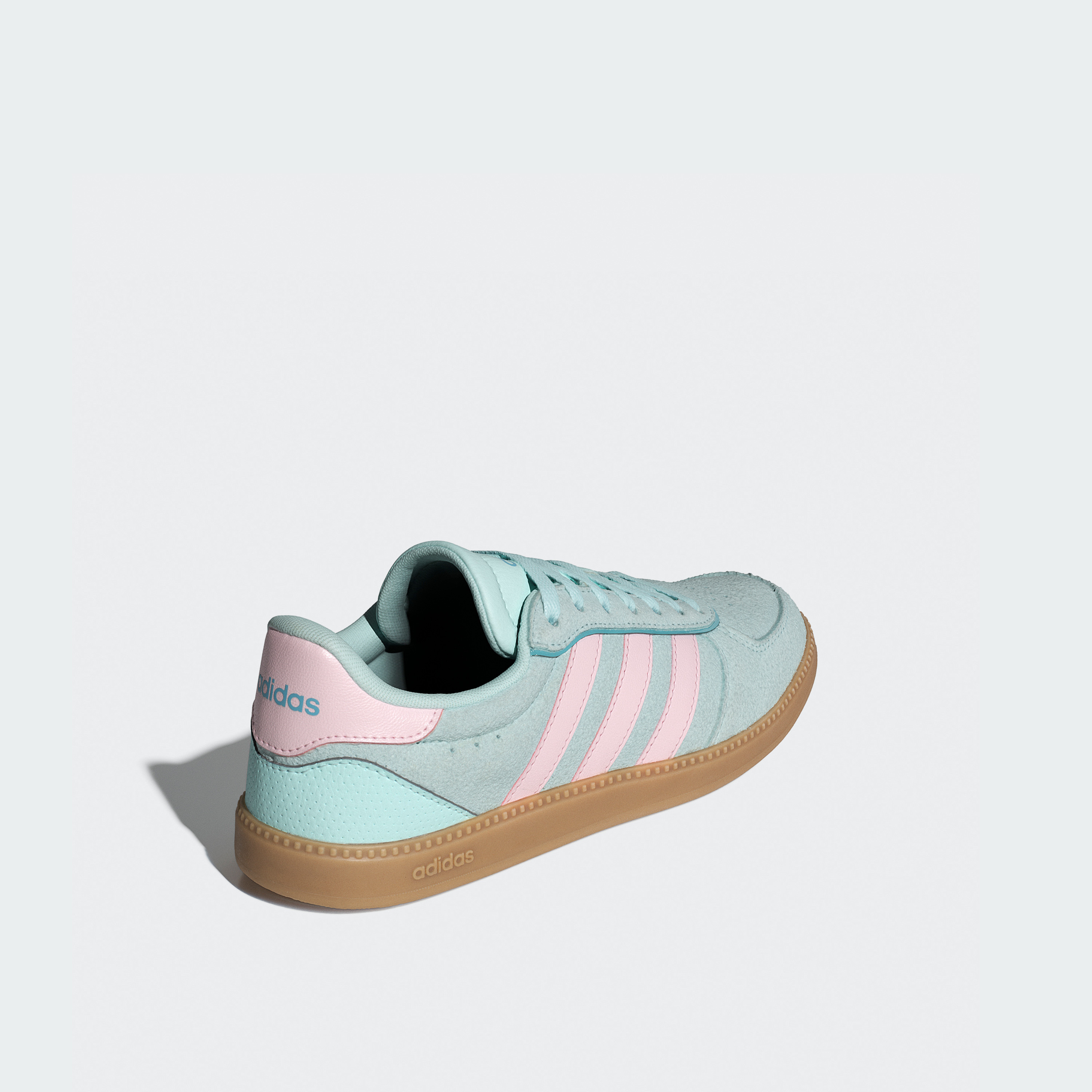 أديداس - حذاء بريكنيت سليك للنساء-women-shoes-sneakers-image-22