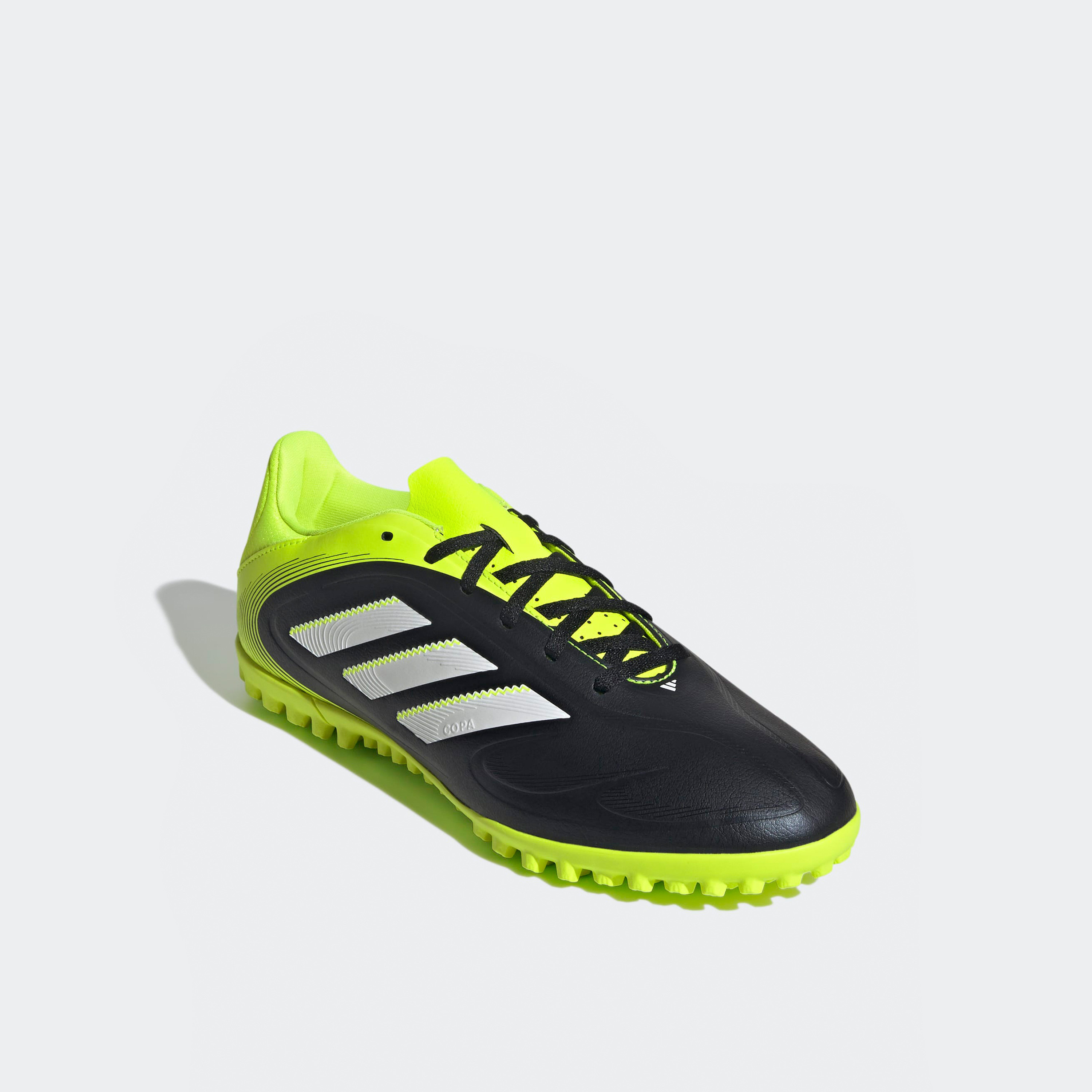حذاء كرة قدم برباط كوبا بيور III كلوب تي إف للرجال من أديداس-sports-men-shoes-image-1