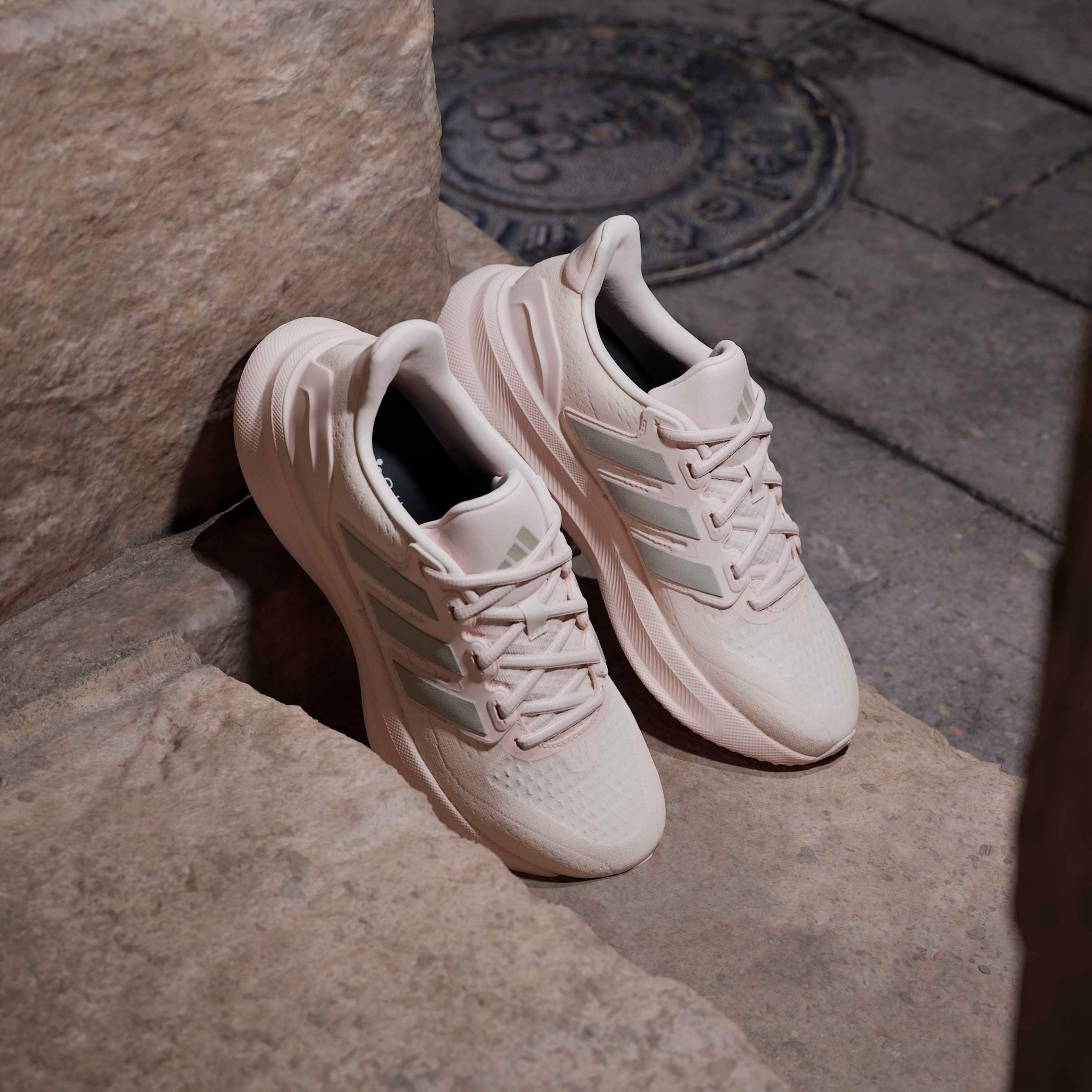 حذاء رياضي برباط للنساء من  من أديداس ألتر ران 5 دابليو-sports-women-shoes-image-9