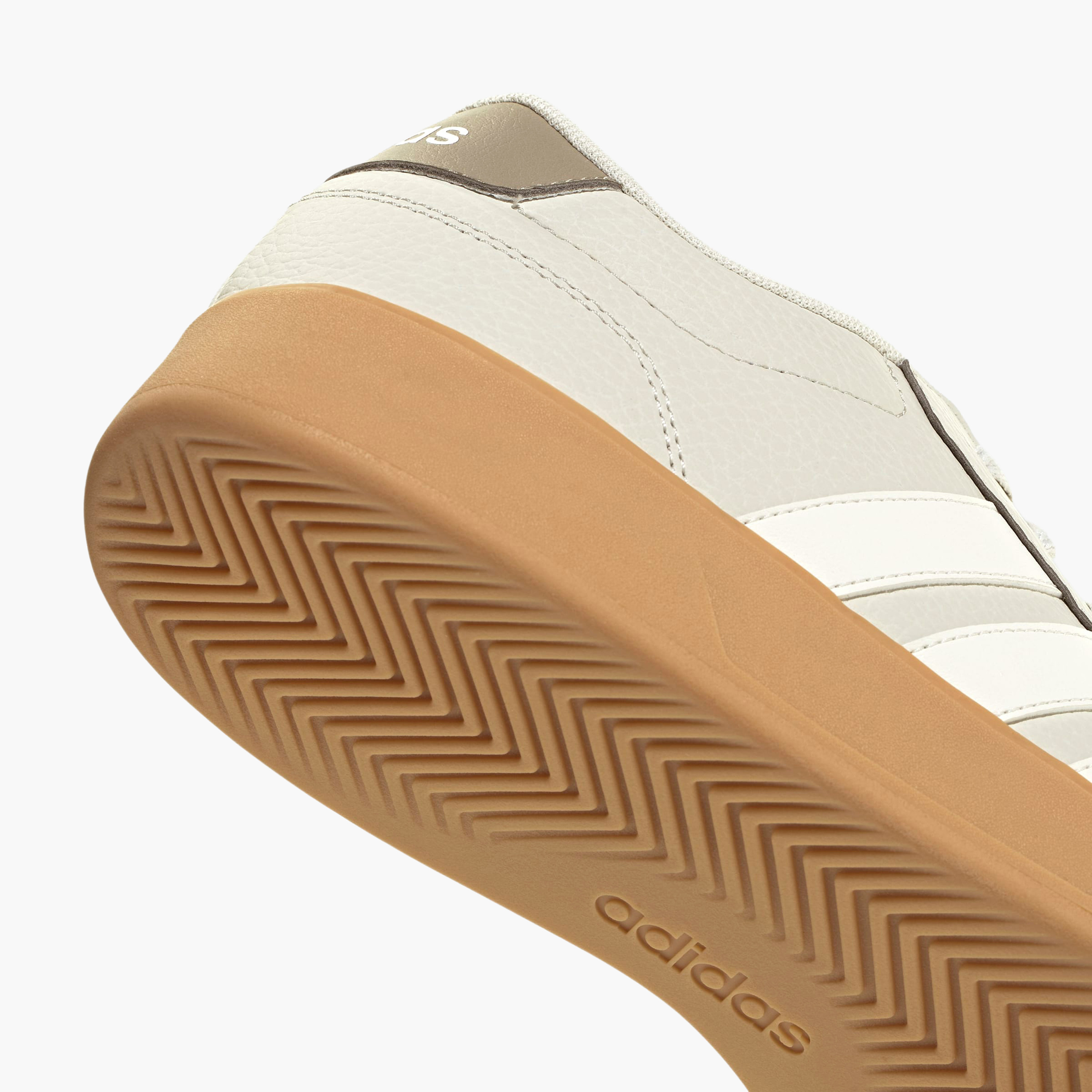 حذاء سنيكرز بثقوب ورباط إغلاق "بريكنيت 3.0" للرجال من أديداس-men-shoes-sneakers-image-6