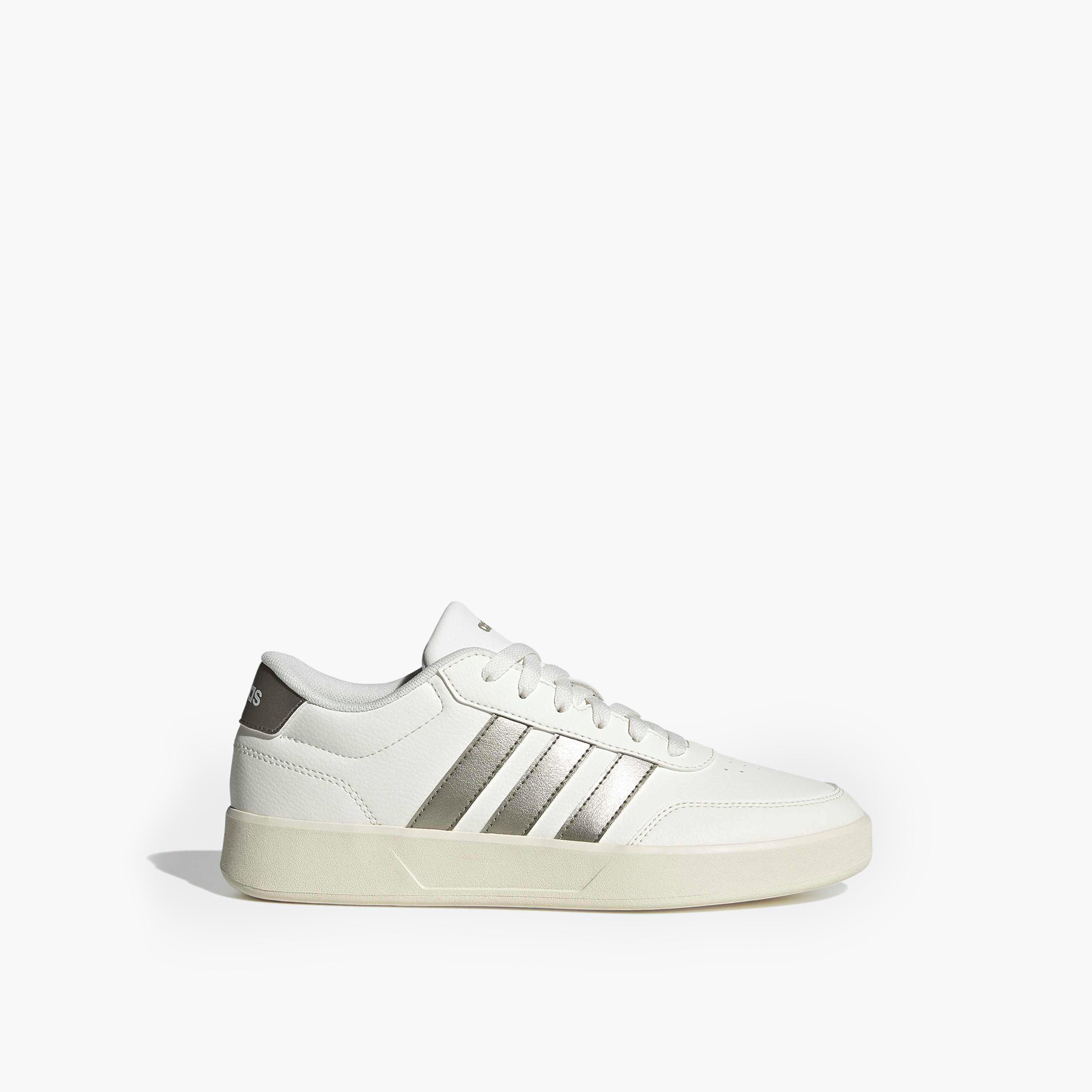 حذاء سنيكرز برباط إغلاق وتصميم ثقوب تهوية "بريكنيت 3.0" للنساء من أديداس-women-shoes-sneakers-image-2