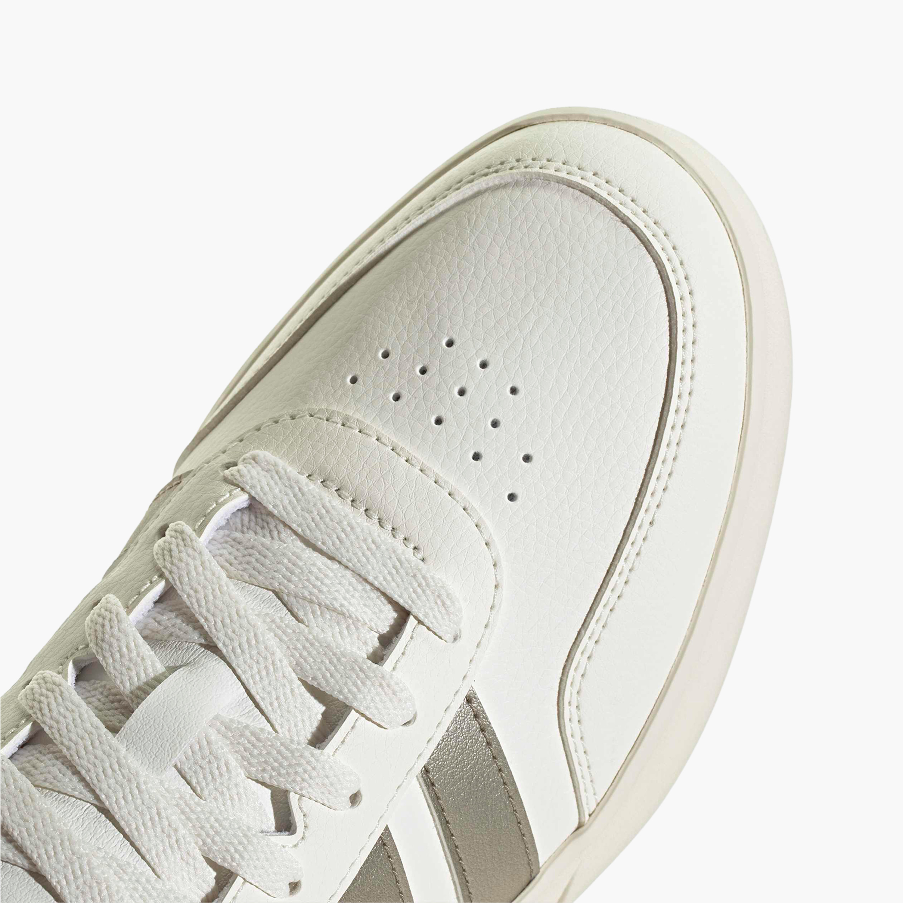 حذاء سنيكرز برباط إغلاق وتصميم ثقوب تهوية "بريكنيت 3.0" للنساء من أديداس-women-shoes-sneakers-image-5