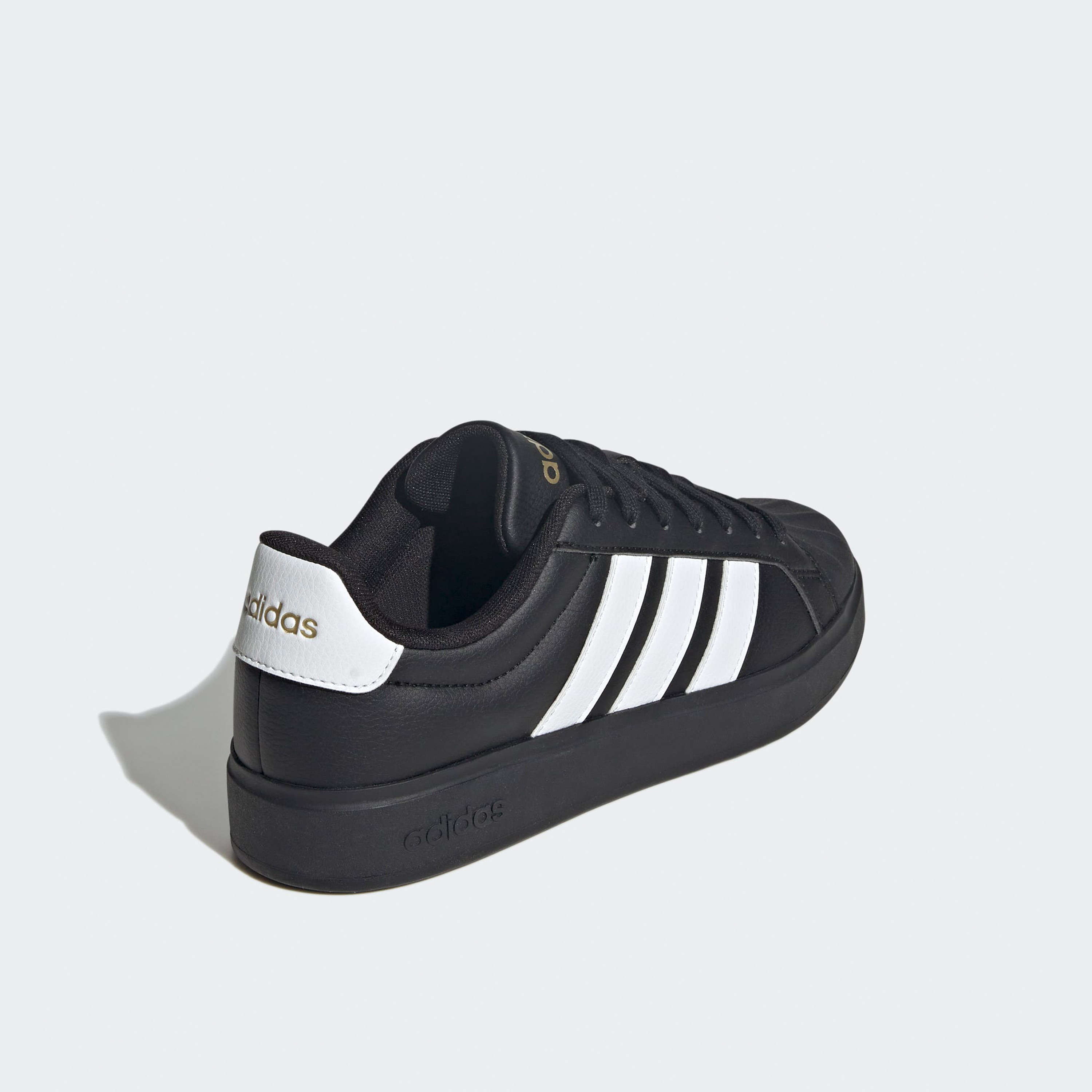 حذاء سنيكرز بطول الكاحل ورباط إغلاق ستريت توك للنساء من أديداس-women-shoes-sneakers-image-7