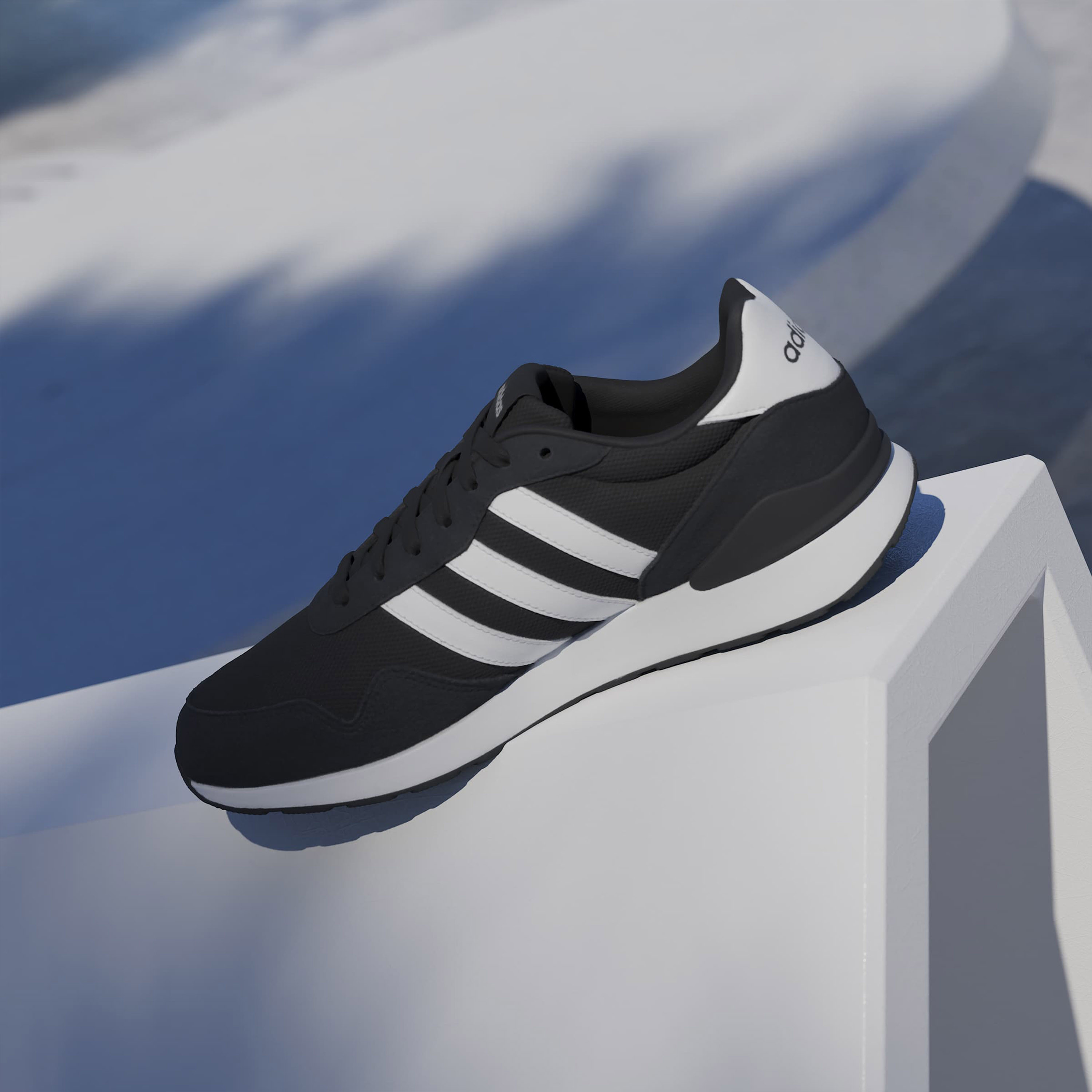 حذاء رياضي بارز الملمس رن 60 إس 4.0 برباط إغلاق للرجال من أديداس-sports-men-shoes-image-12