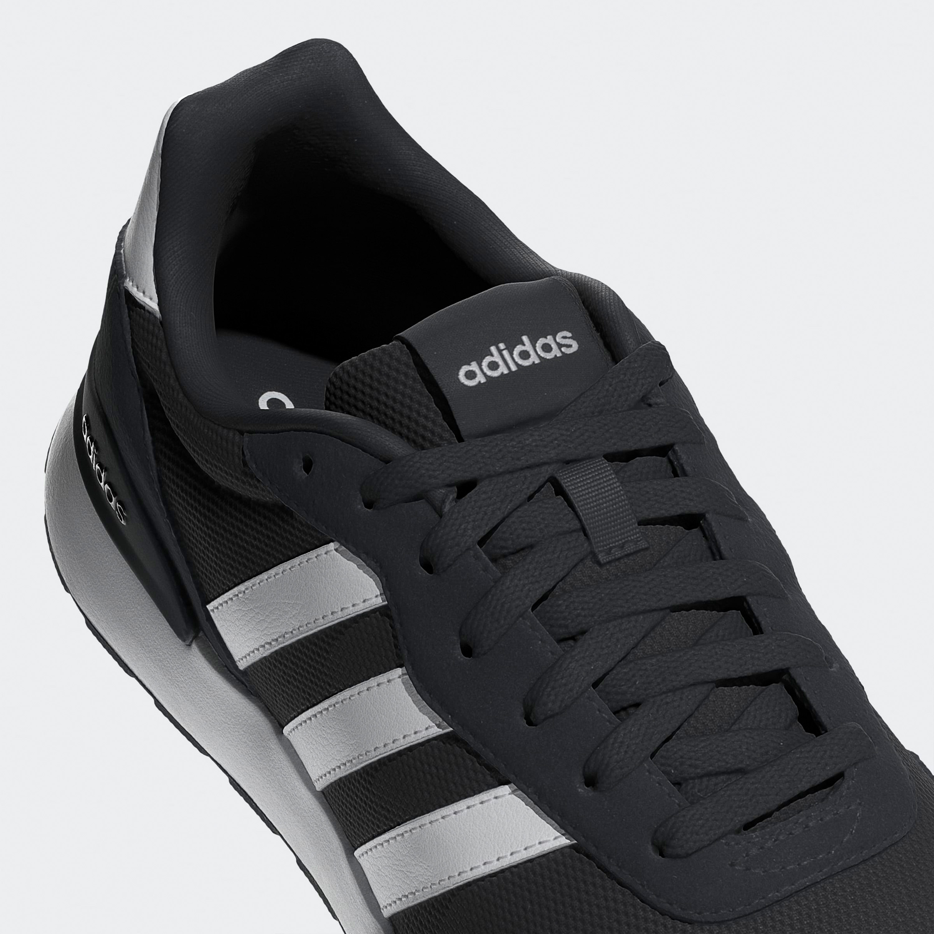 حذاء رياضي بارز الملمس رن 60 إس 4.0 برباط إغلاق للرجال من أديداس-sports-men-shoes-image-6