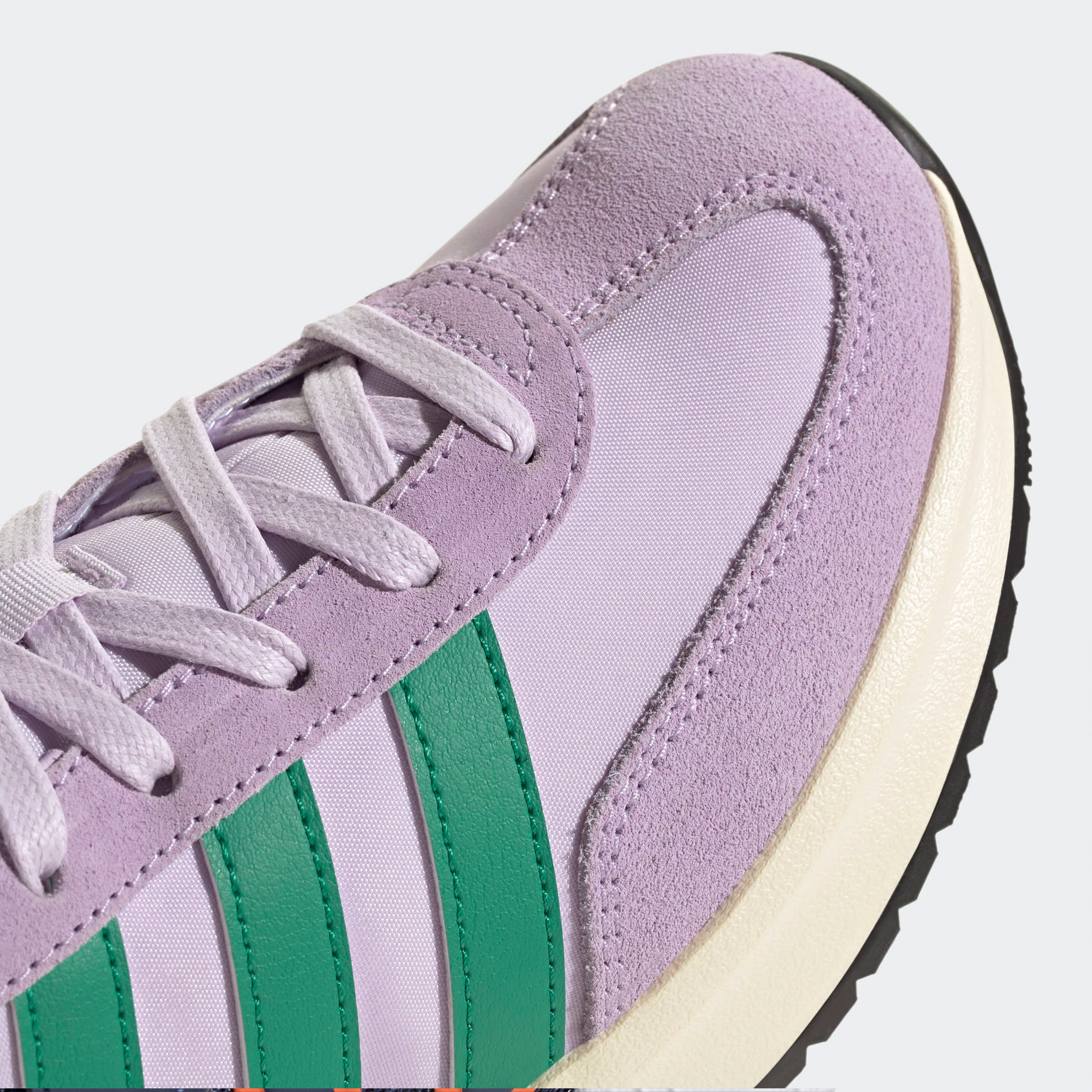 أديداس - حذاء رن 70S 2.0 للنساء-sports-women-shoes-image-22