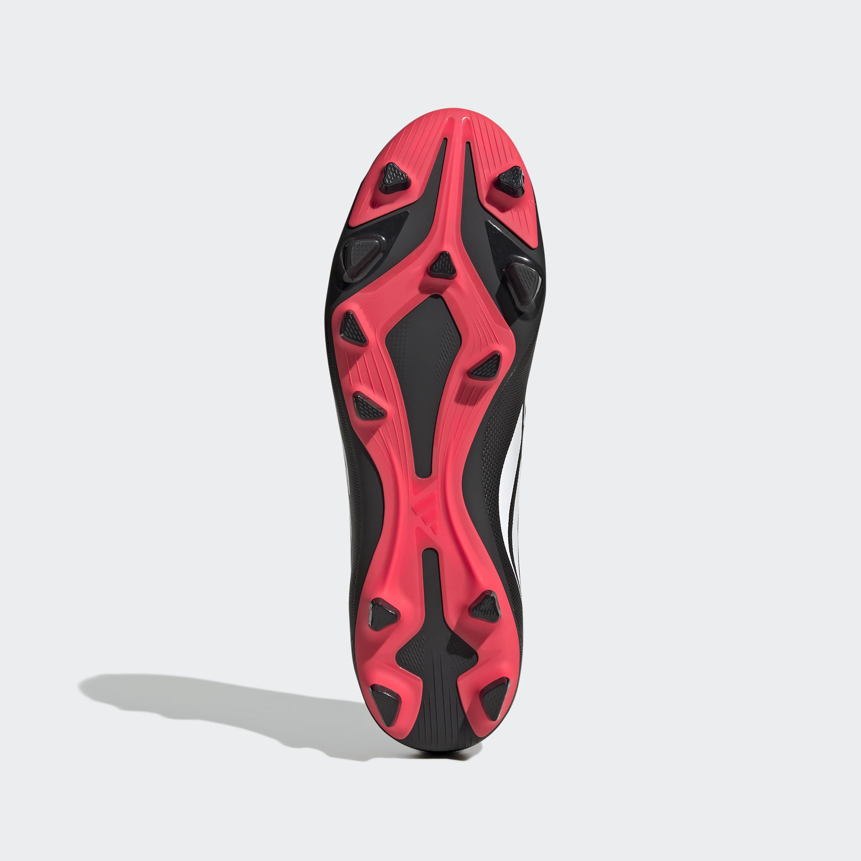 حذاء كرة قدم بريداتور كلوب لأرضيات صلبة ومتعددة برباط إغلاق للرجال من أديداس-sports-gear-football-shoes-firmground-image-4