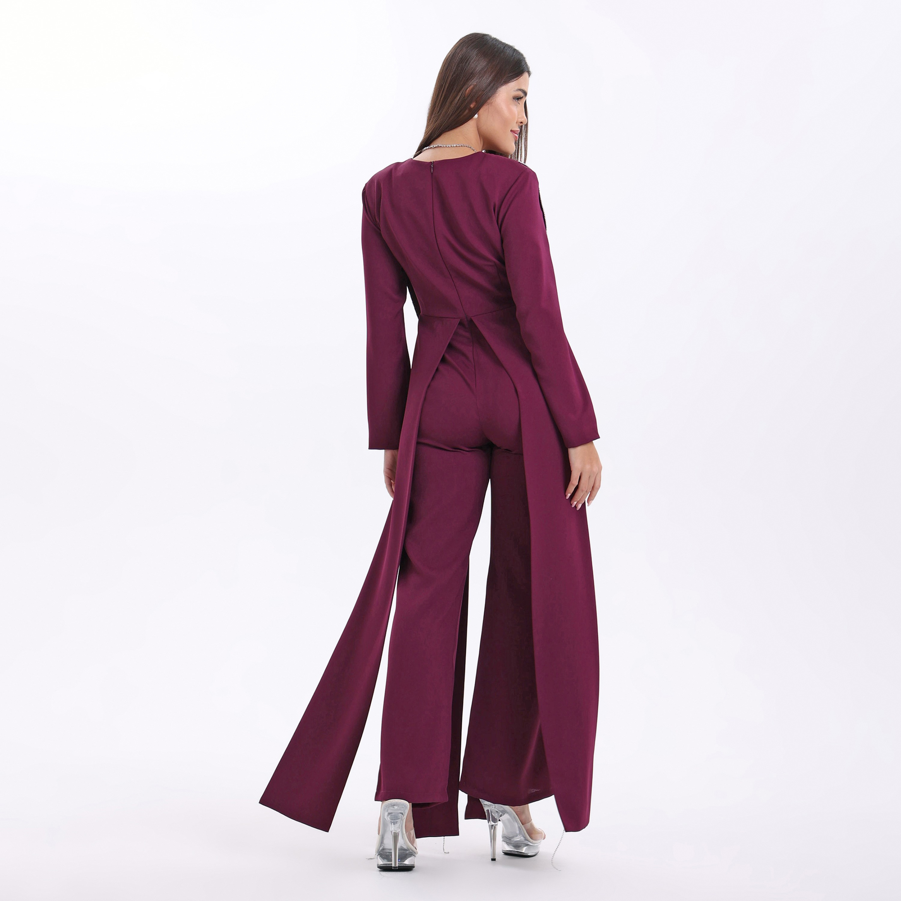 جمبسوت نسائي من أكاديا بتصميم رقبة دائرية وتفاصيل هامشية من الكريب للسهرات-women-clothing-jumpsuits-image-3