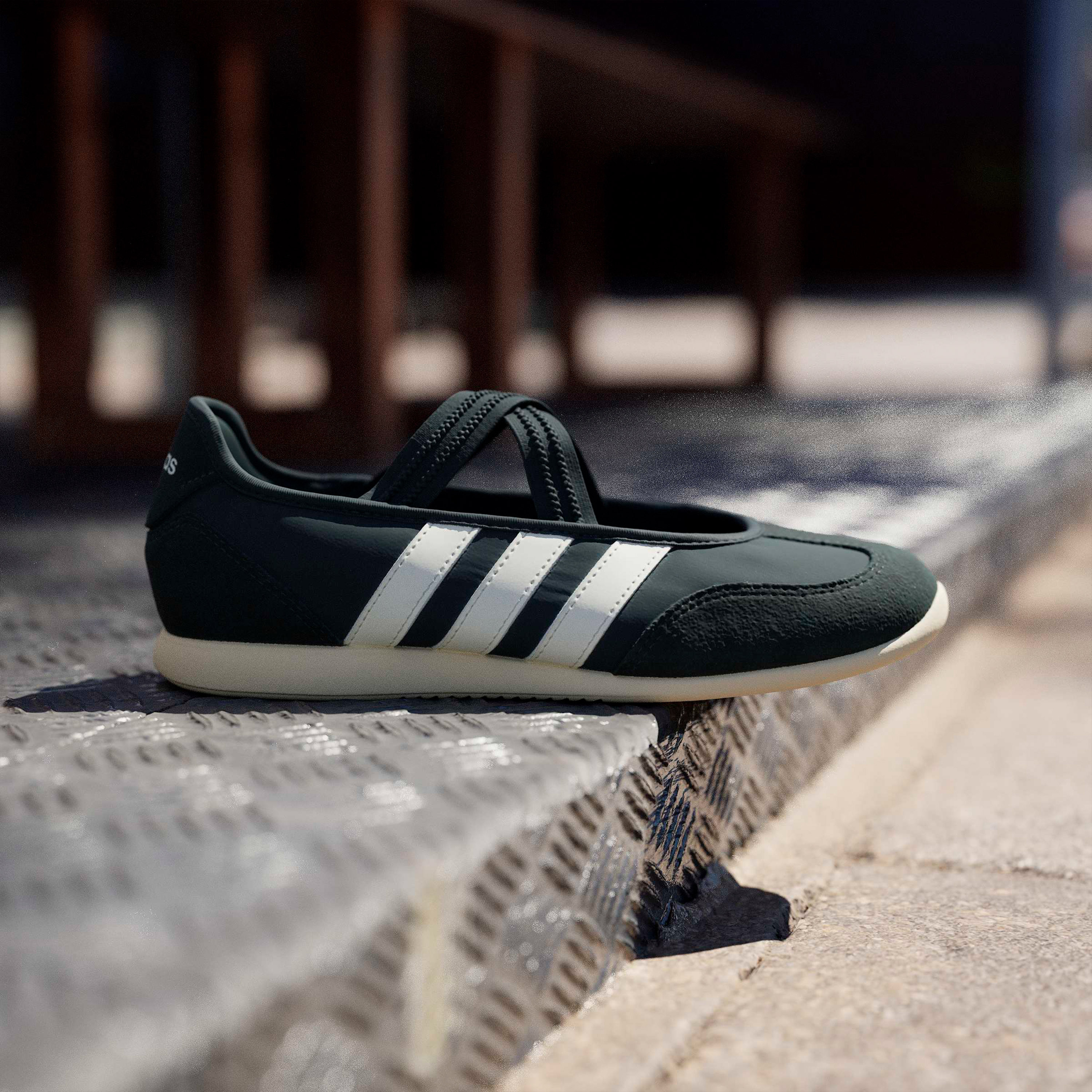 Adidas Women Barreda Striped Sports Shoes-sports-women-shoes-image-8