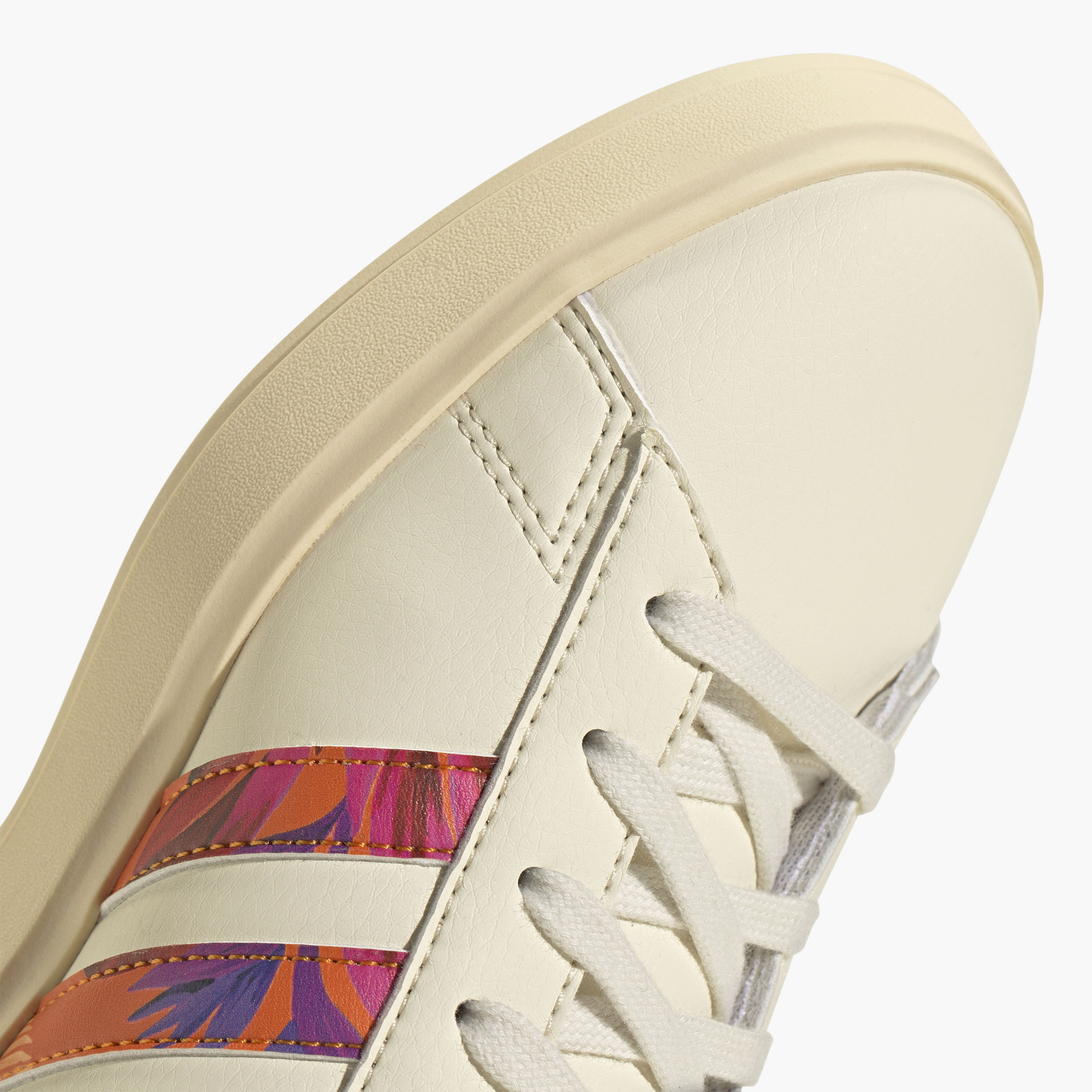 حذاء جراند كورت 2.0 رياضي للنساء من اديداس| او اي-sports-women-shoes-image-15