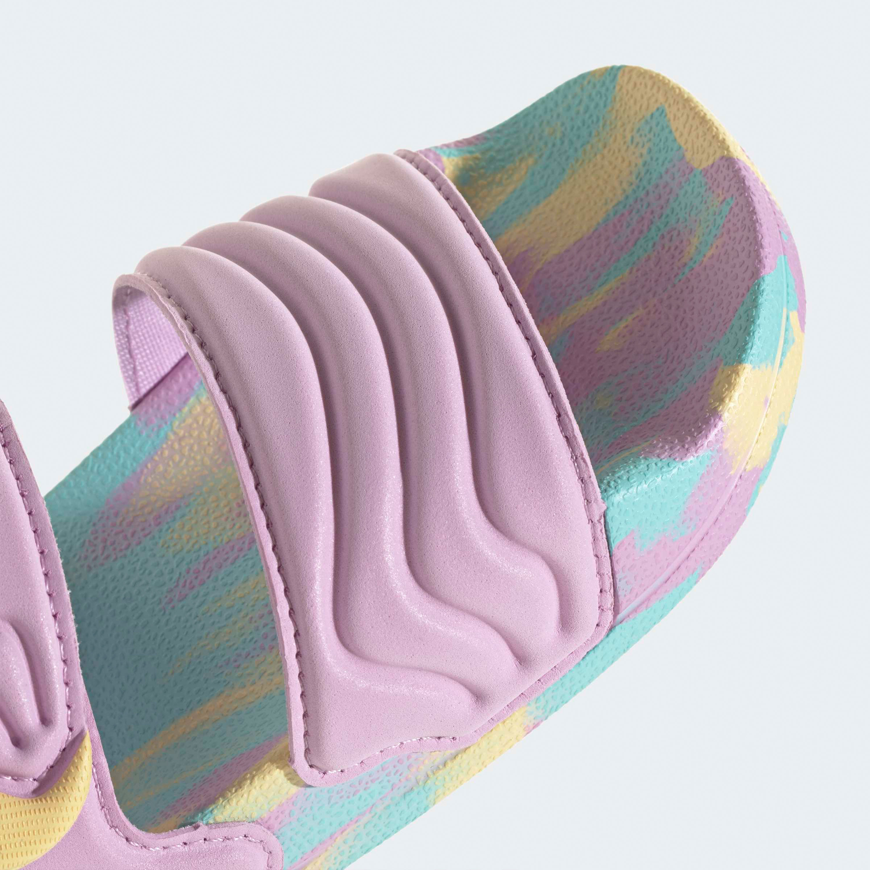 صندل بشريط إغلاق لاصق أديليت صندل 2  للبنات من أديداس-girls-shoes-sandals-image-8