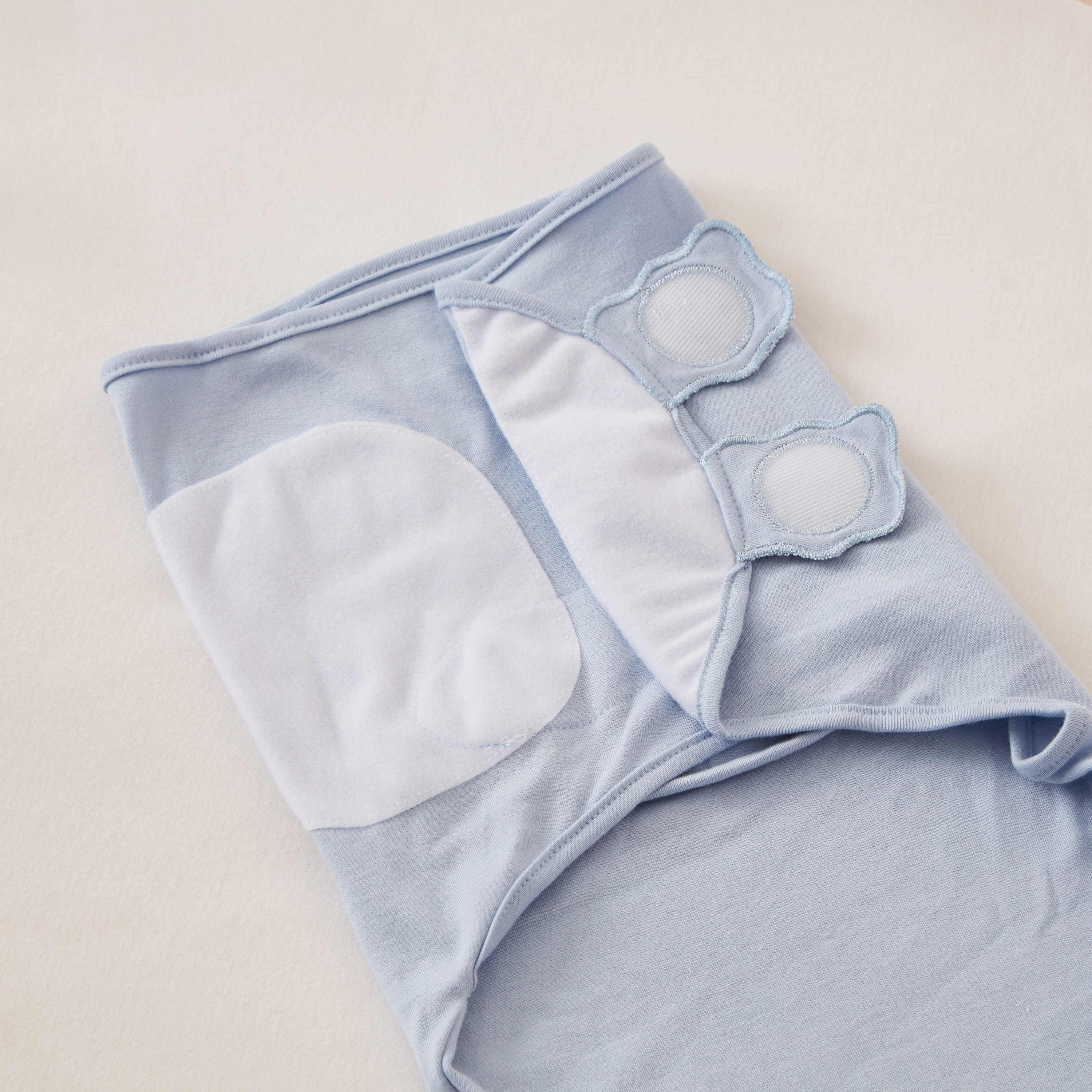 قماط لف سادة من جونيورز-baby-nursery-blanketsandswaddles-swaddlesandsleepingbags-image-3